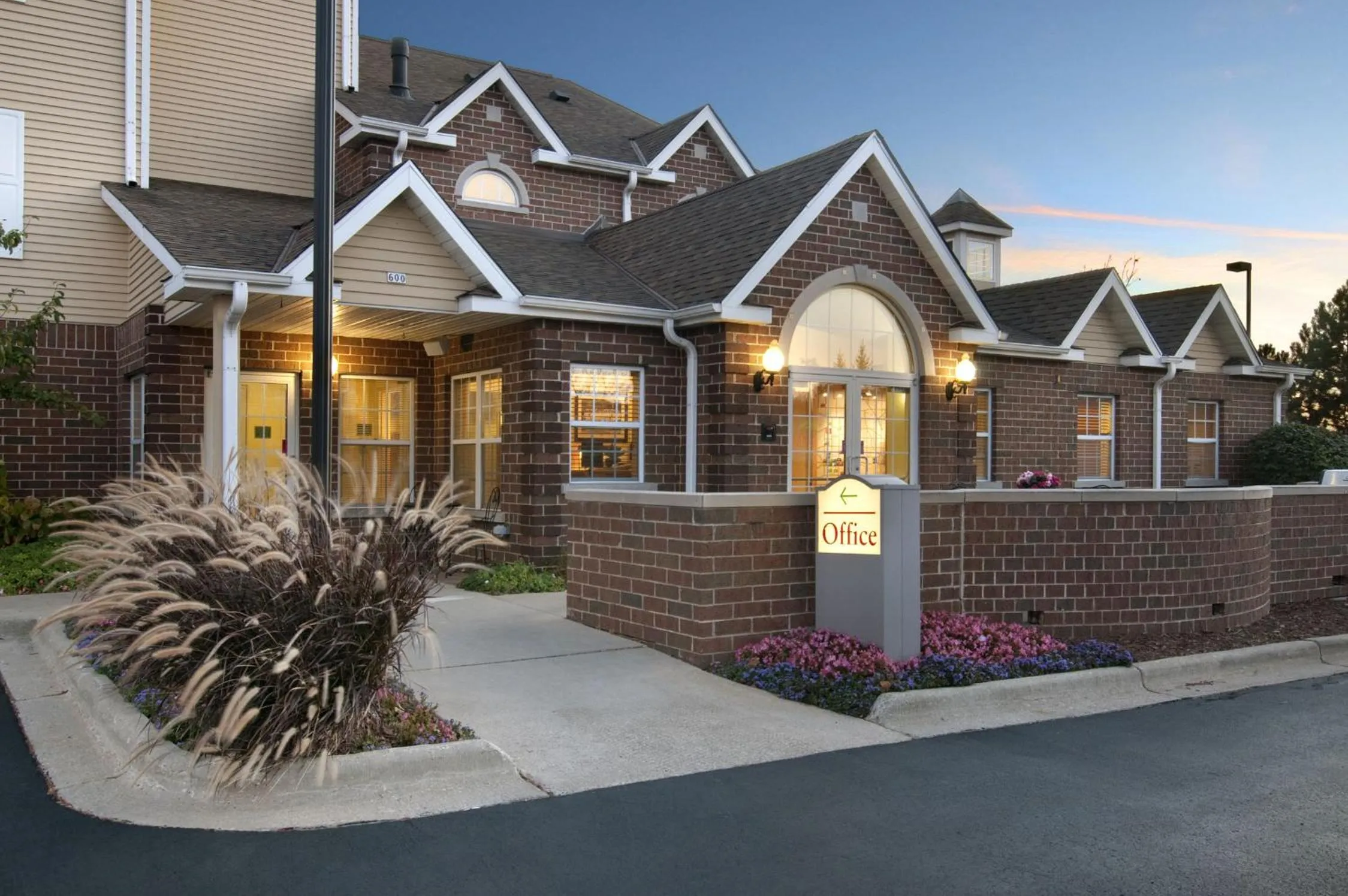 Property building in TownePlace Suites by Marriott Brookfield