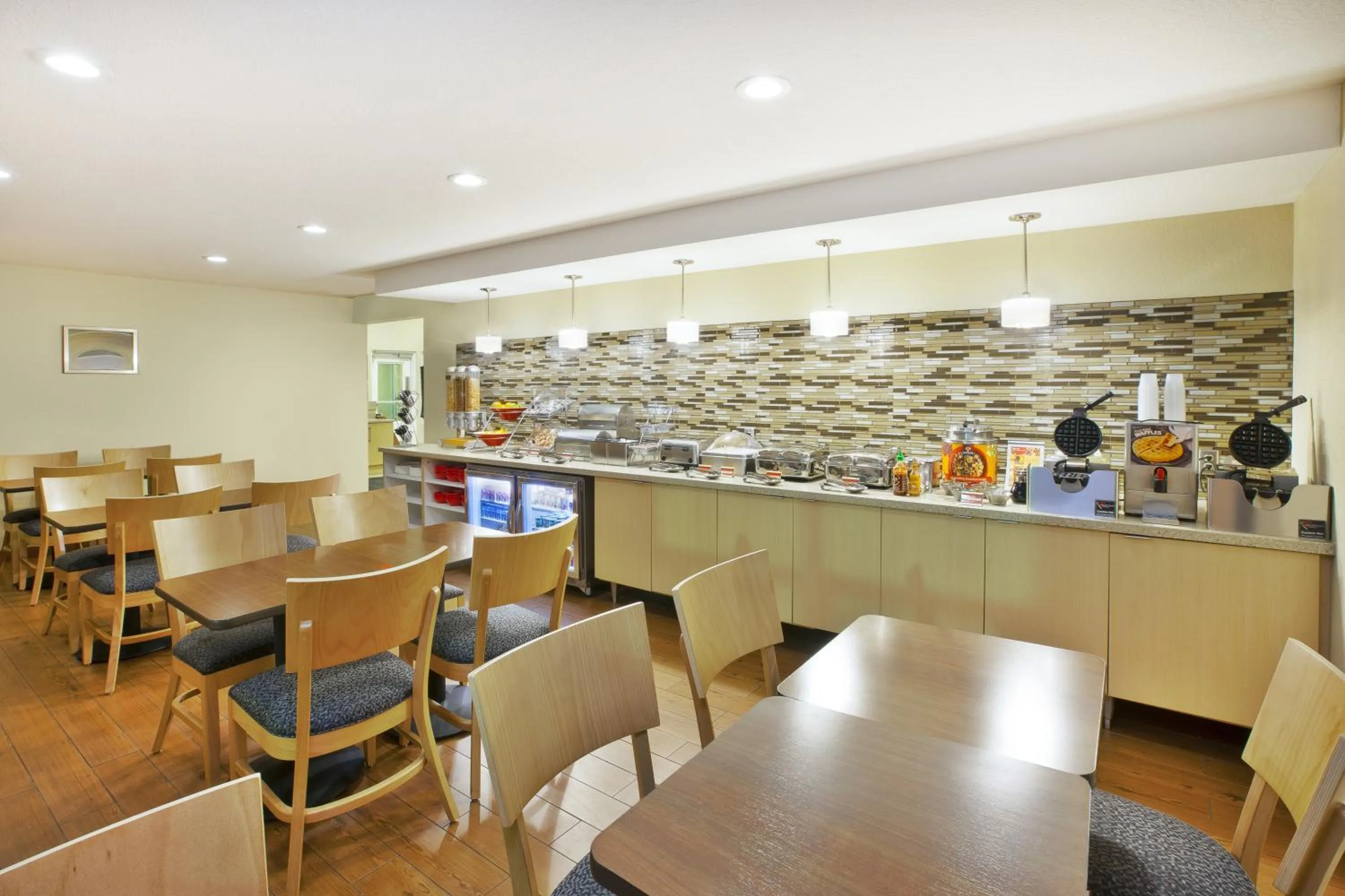 Breakfast in TownePlace Suites by Marriott Brookfield
