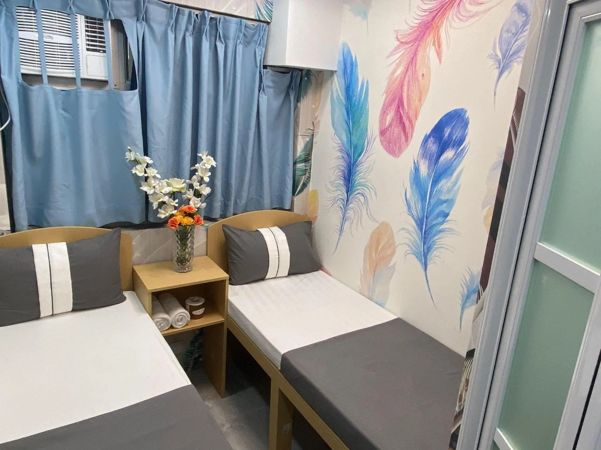 Bathroom, Bed in Woodstock Hostel