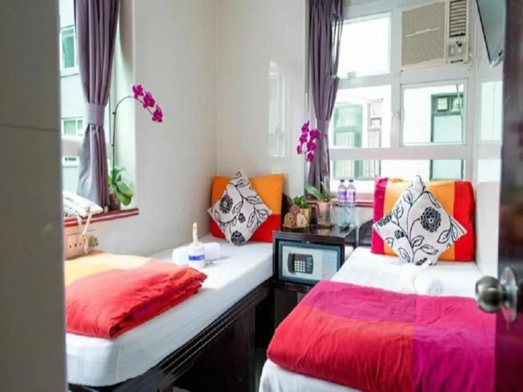 Property building, Bed in Woodstock Hostel