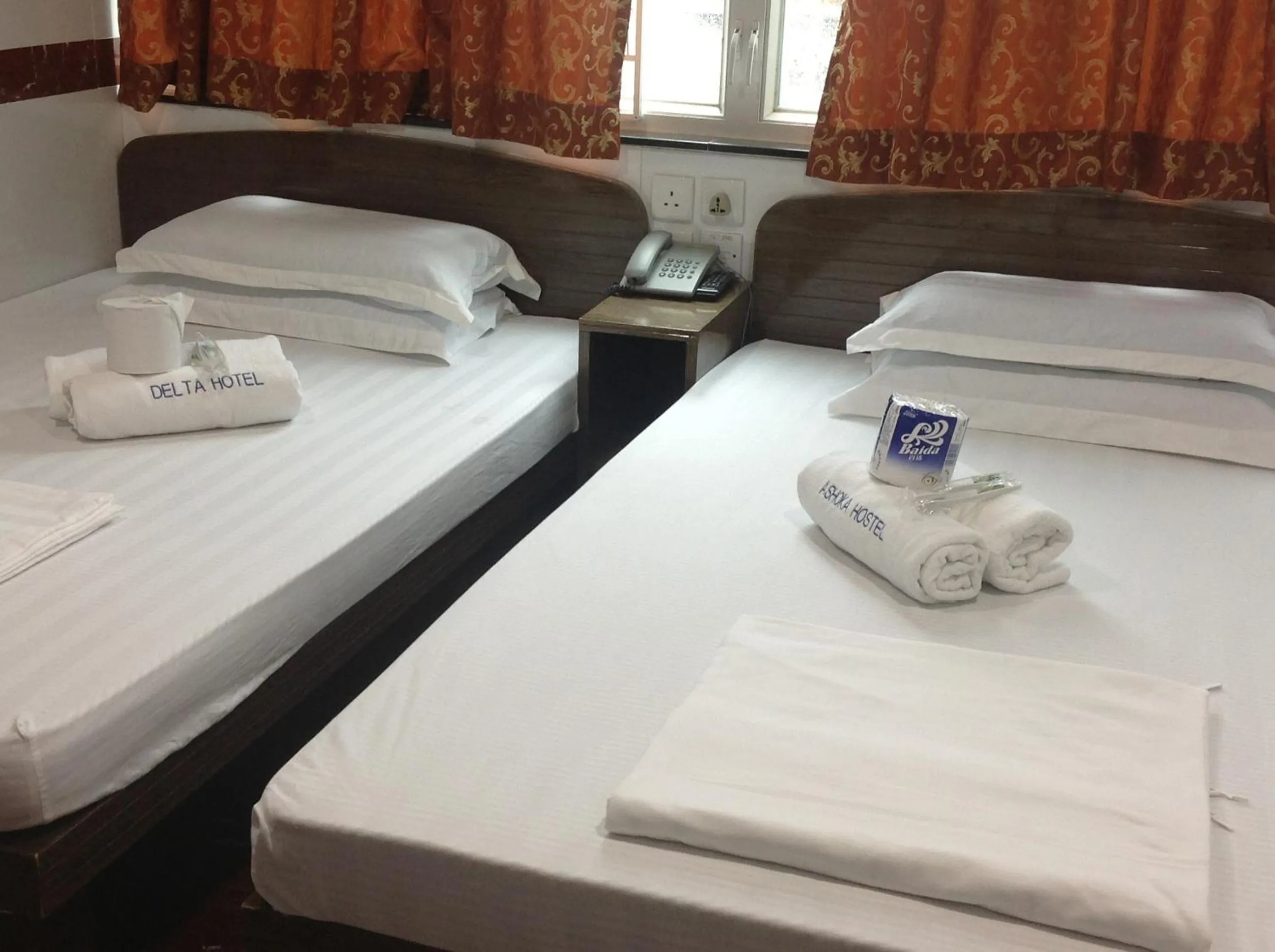 Bedroom, Bed in David Lounge