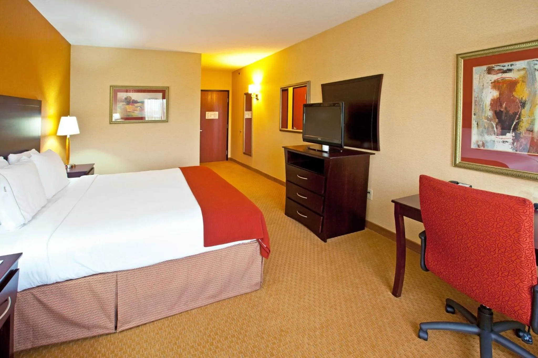Photo of the whole room, Bed in Holiday Inn Express Hotel & Suites Franklin by IHG