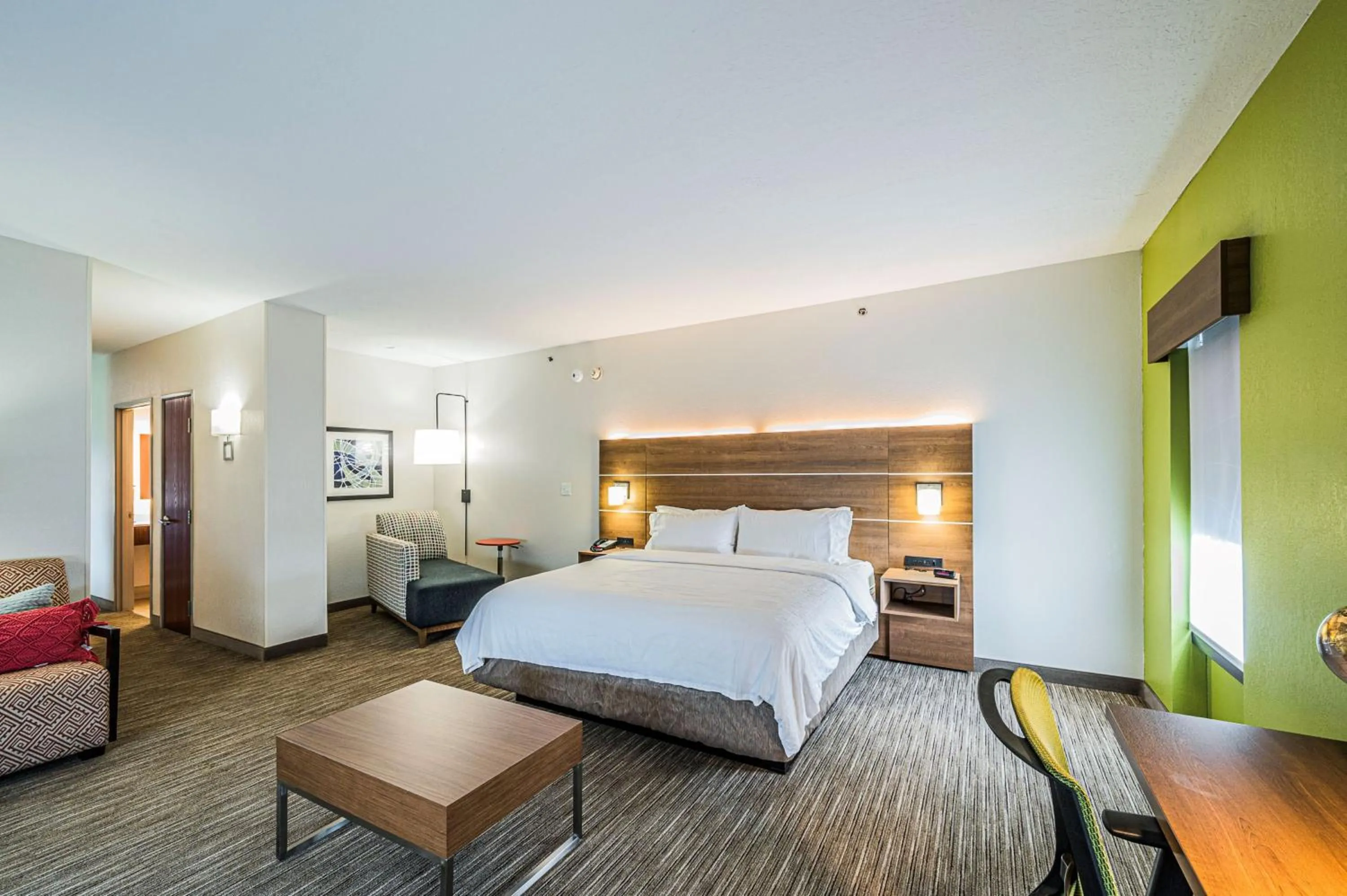 Photo of the whole room, Bed in Holiday Inn Express Hotel & Suites Franklin by IHG