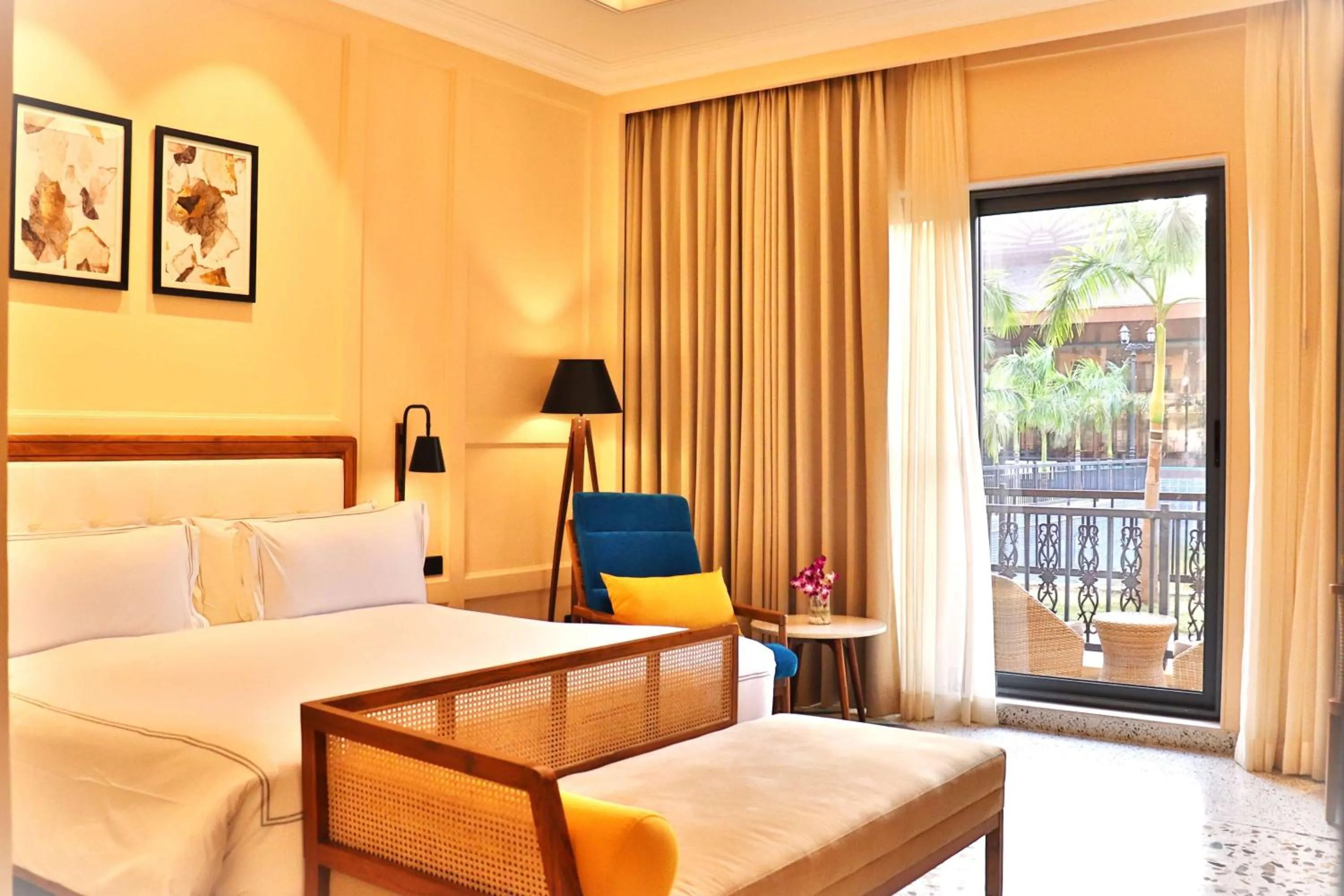 Bedroom, Bed in Radisson Blu Plaza Resort & Convention Centre Karjat