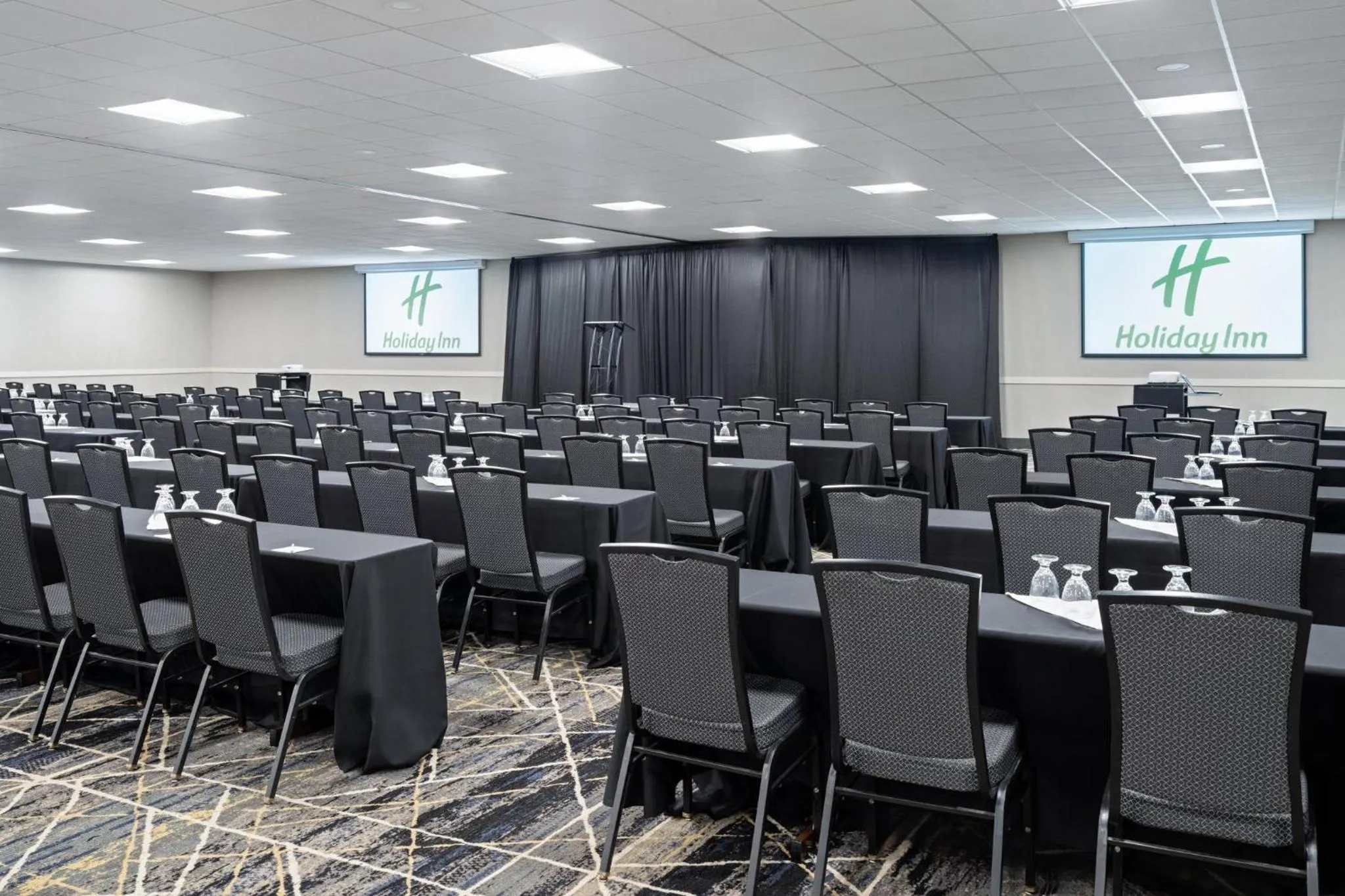 Meeting/conference room in Holiday Inn Sioux Falls-City Center by IHG