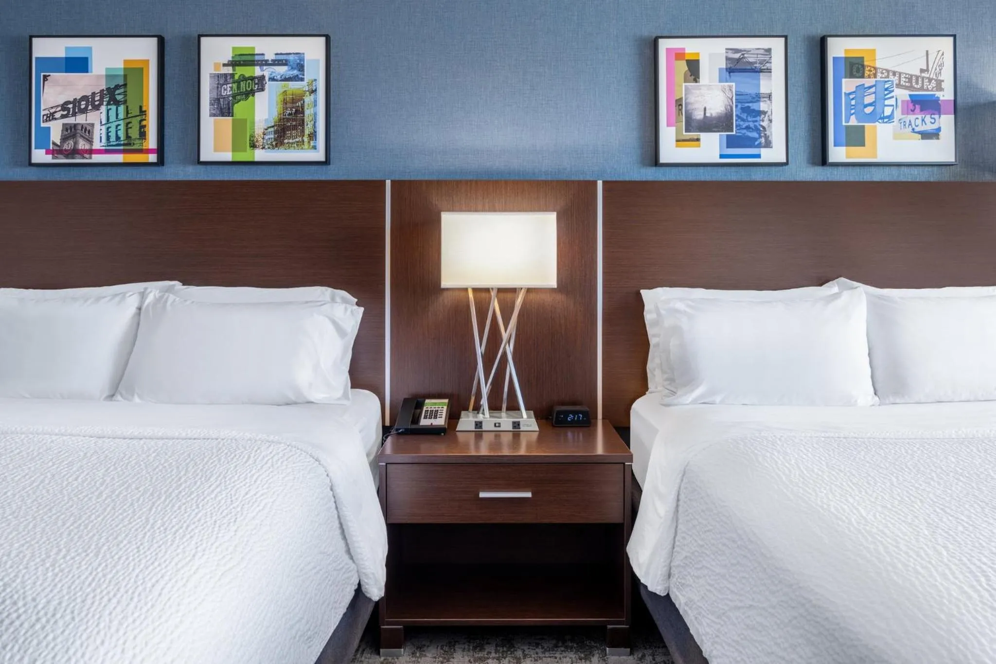 Photo of the whole room, Bed in Holiday Inn Sioux Falls-City Center by IHG