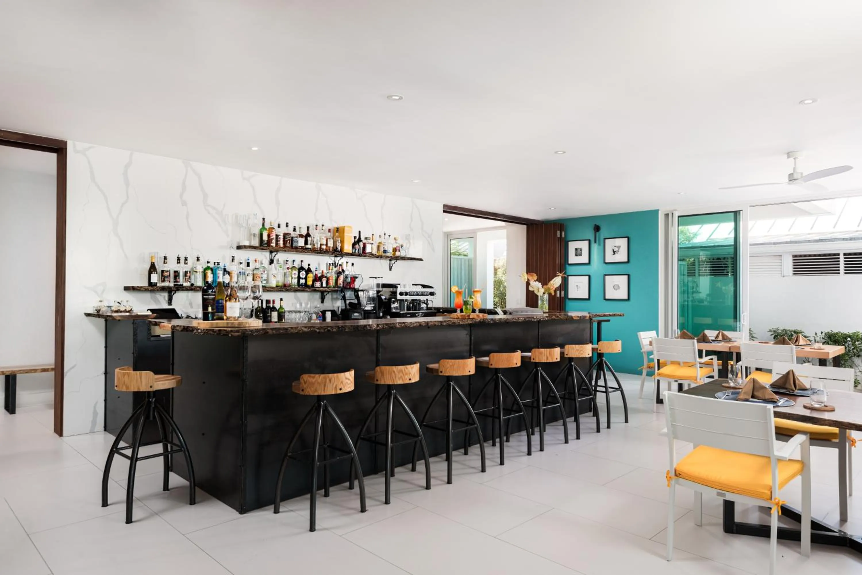 Restaurant/places to eat in The Oasis at Grace Bay