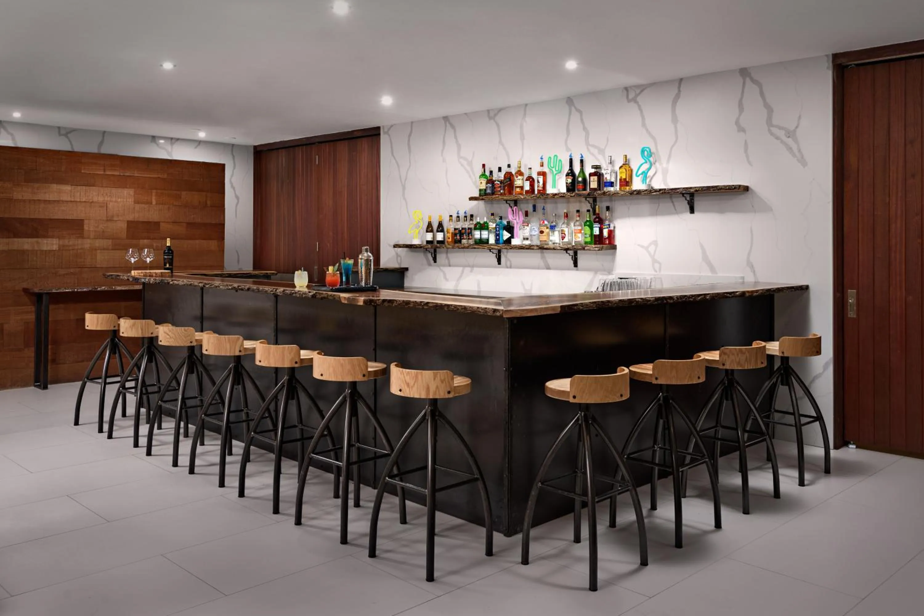 Restaurant/places to eat in The Oasis at Grace Bay