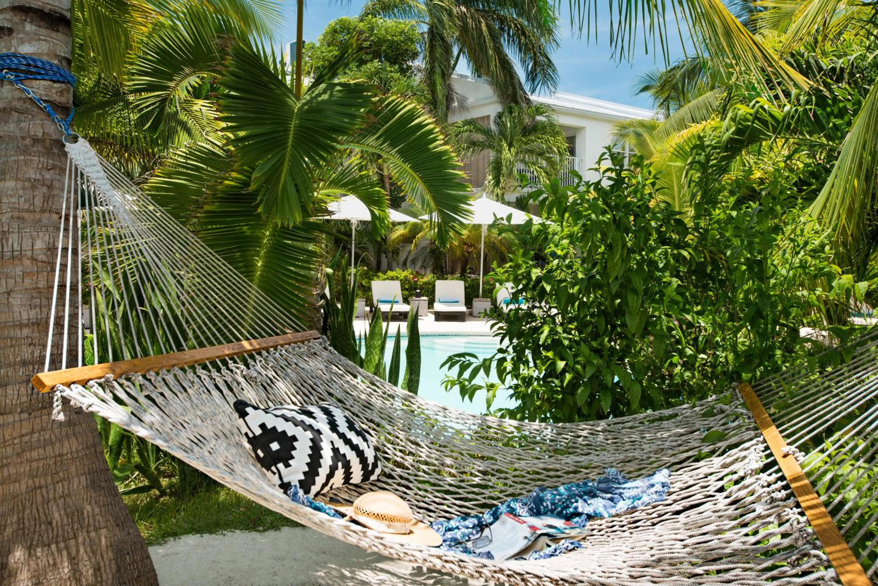 Lounge or bar in The Oasis at Grace Bay