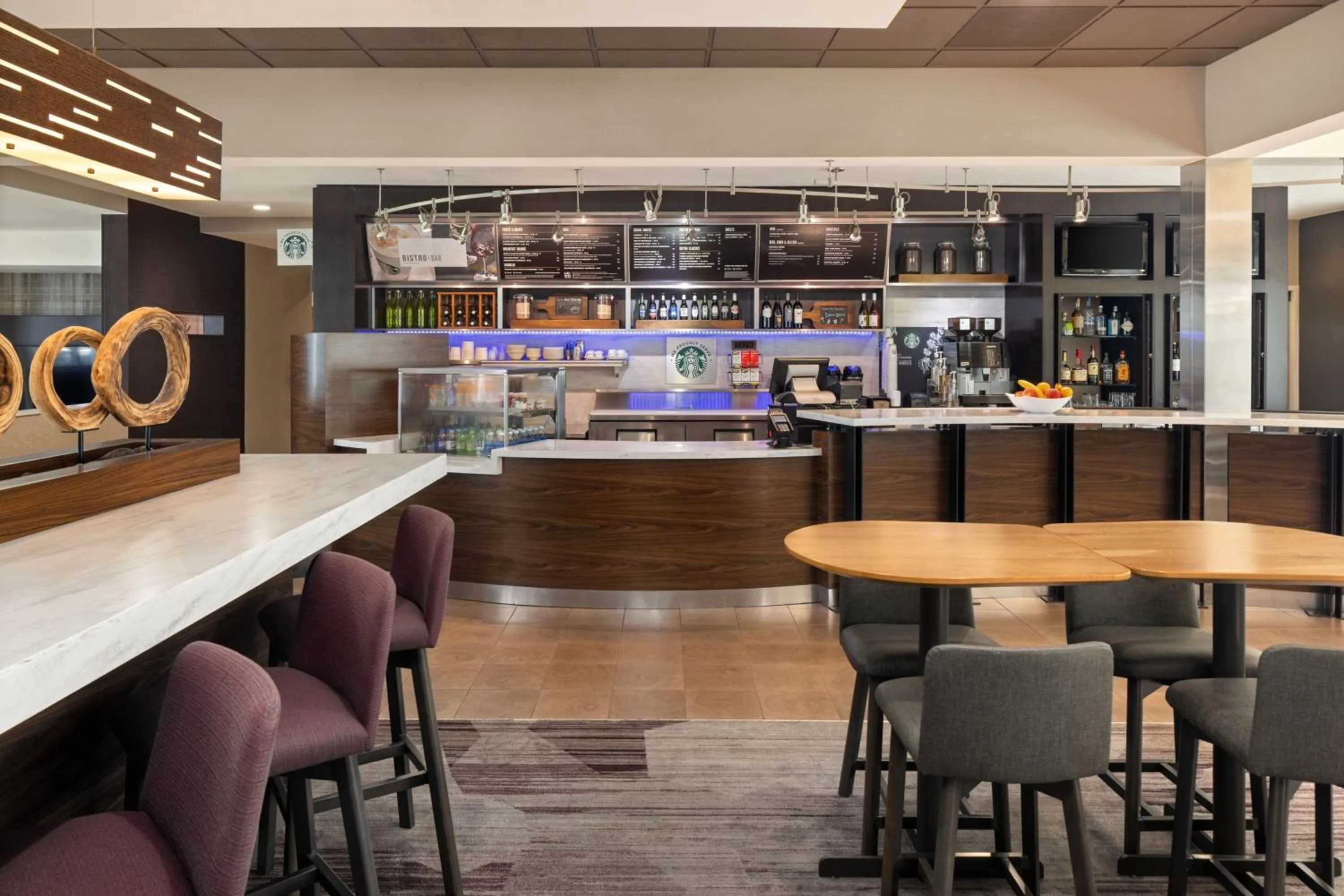 Restaurant/places to eat in Courtyard by Marriott Chicago Waukegan / Gurnee