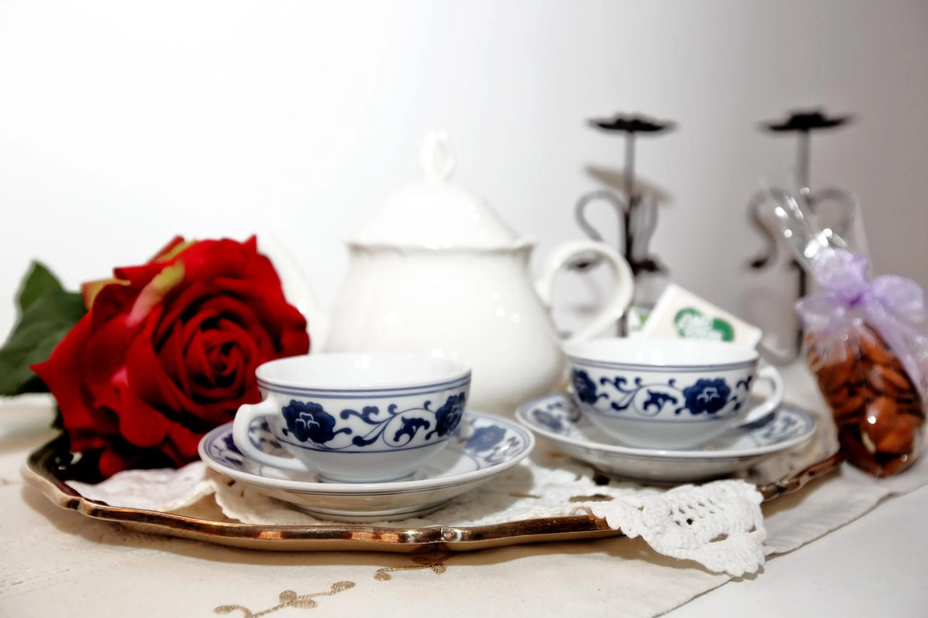 Decorative detail in "Suliscenti" Dimora Siciliana B&B