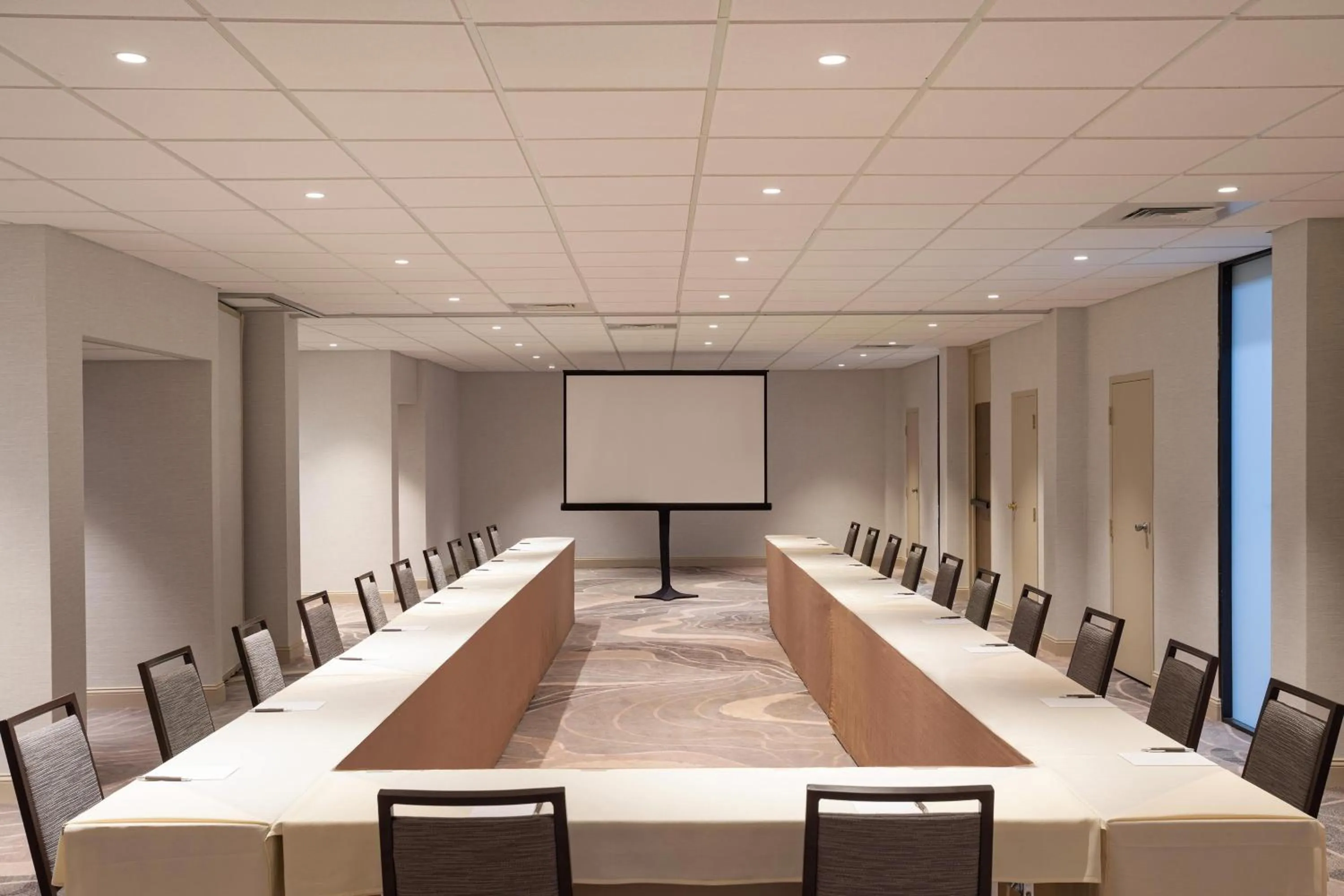 Meeting/conference room in Sheraton Charlotte Airport