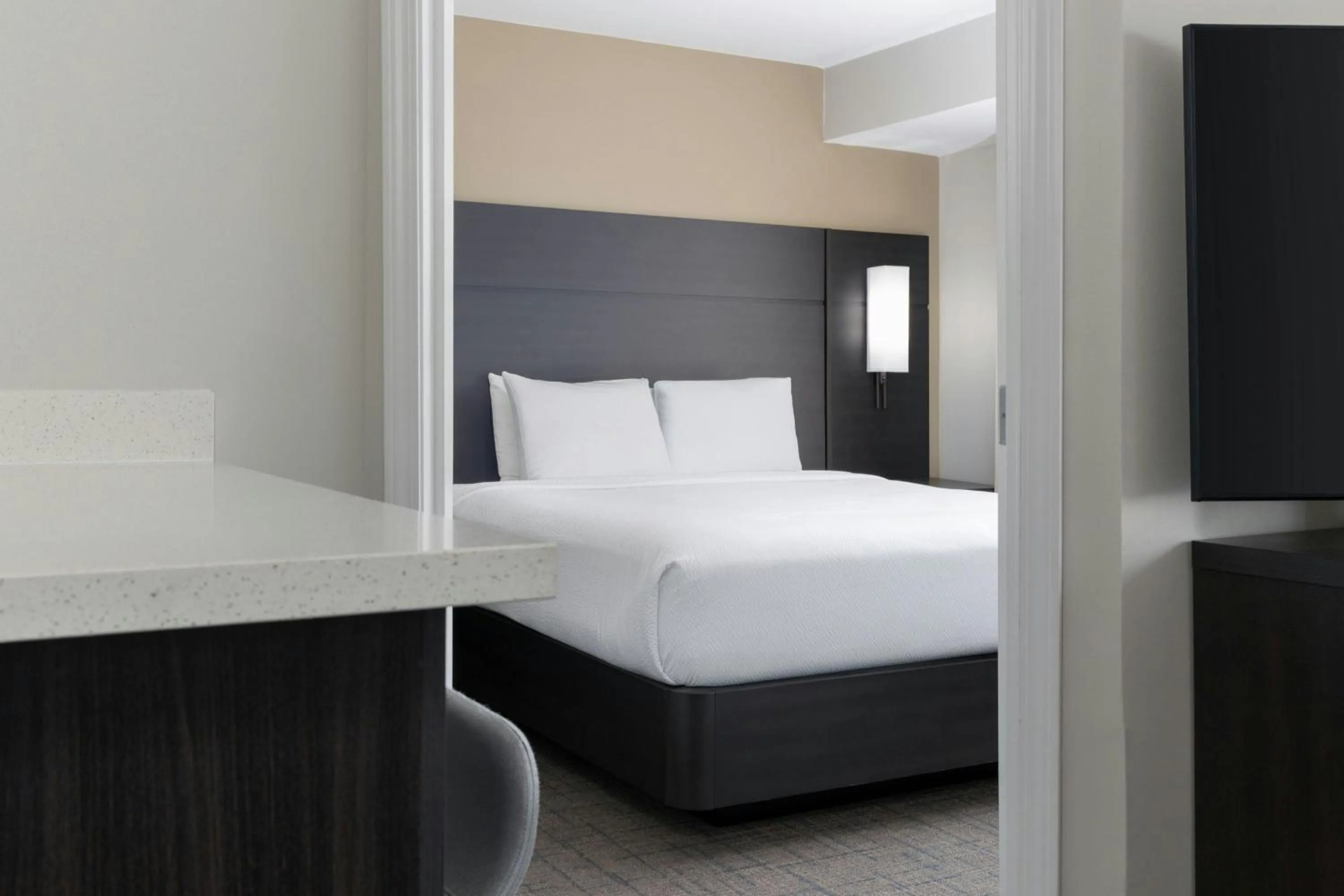 Bedroom, Bed in Residence Inn Dayton North