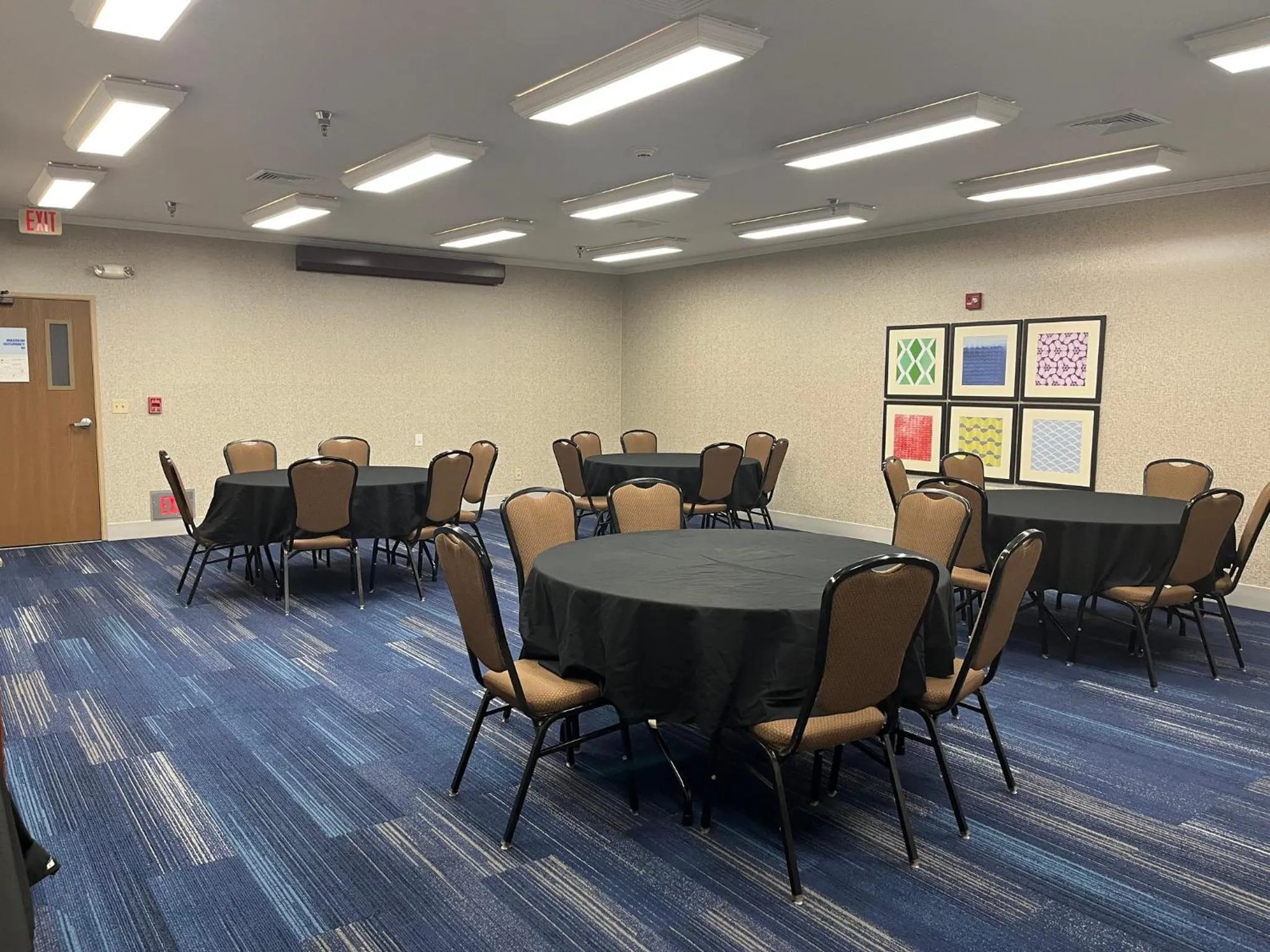 Meeting/conference room in Holiday Inn Express Hotel & Suites Sioux Falls At Empire Mall by IHG