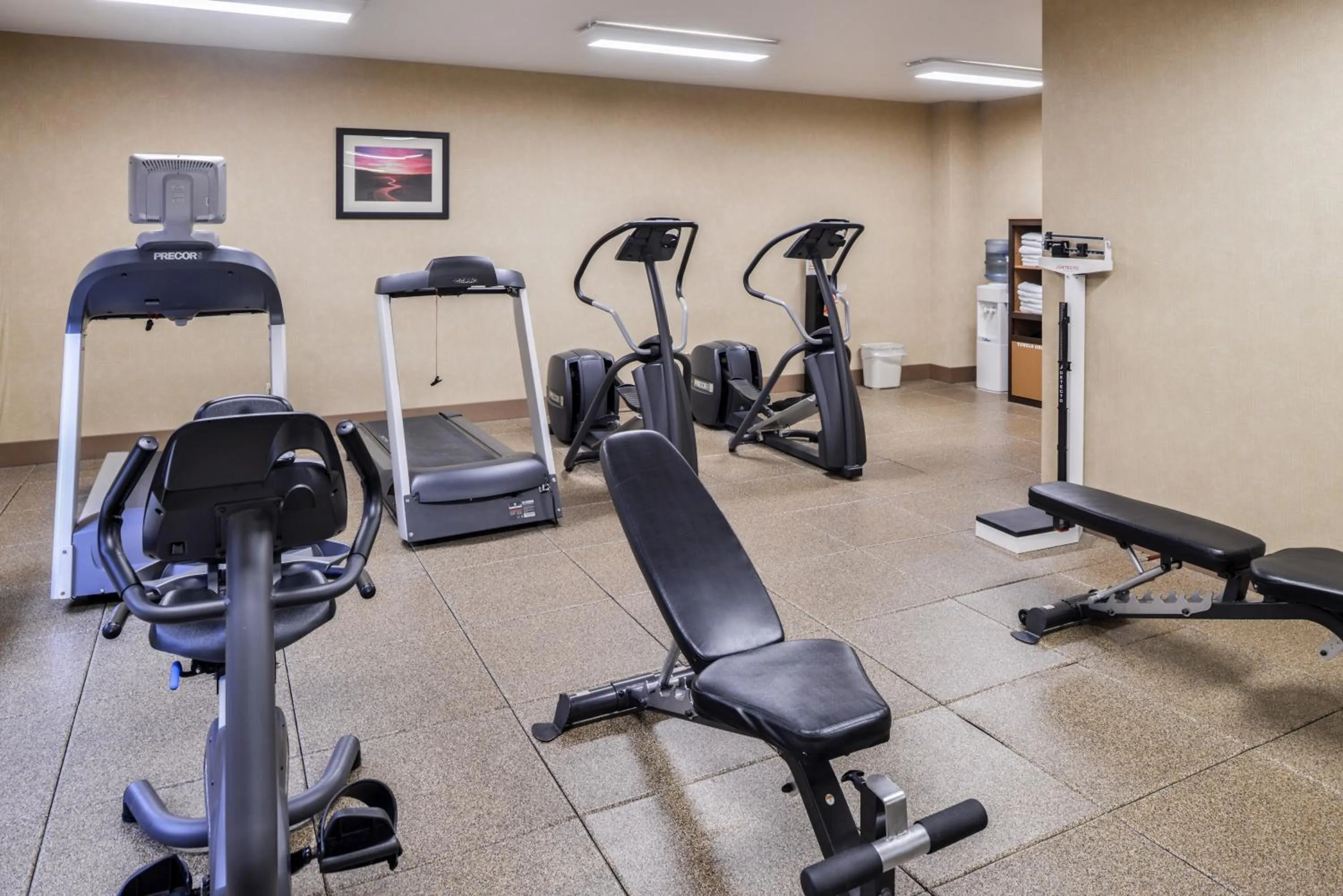 Spa and wellness centre/facilities in Holiday Inn Express Hotel & Suites Sioux Falls At Empire Mall by IHG
