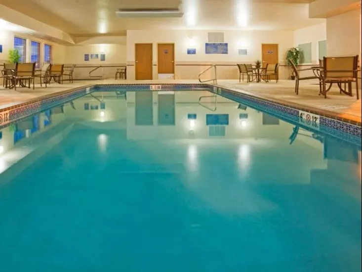Swimming pool in Holiday Inn Express Hotel & Suites Sioux Falls At Empire Mall by IHG