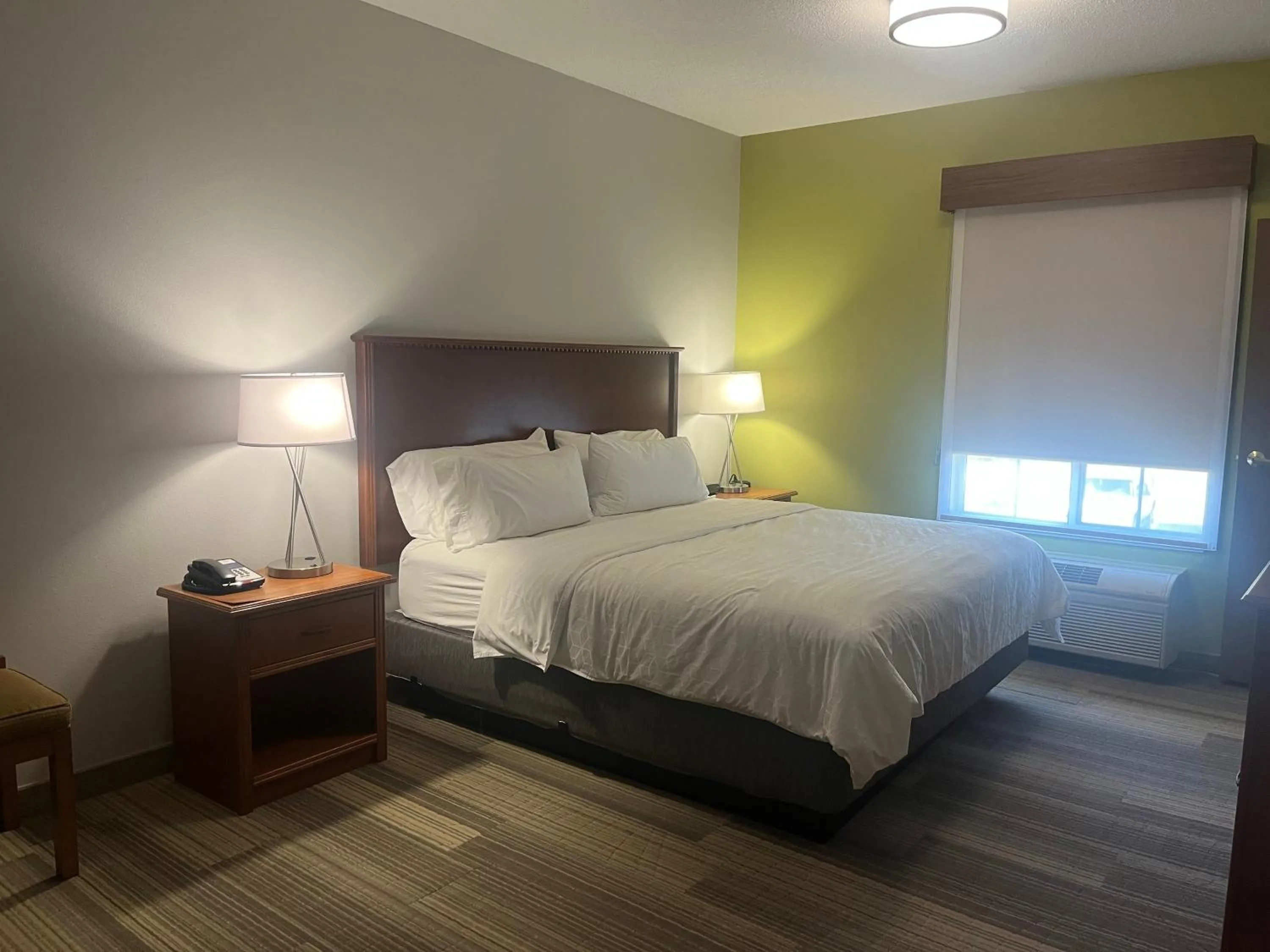 Bed in Holiday Inn Express Hotel & Suites Sioux Falls At Empire Mall by IHG
