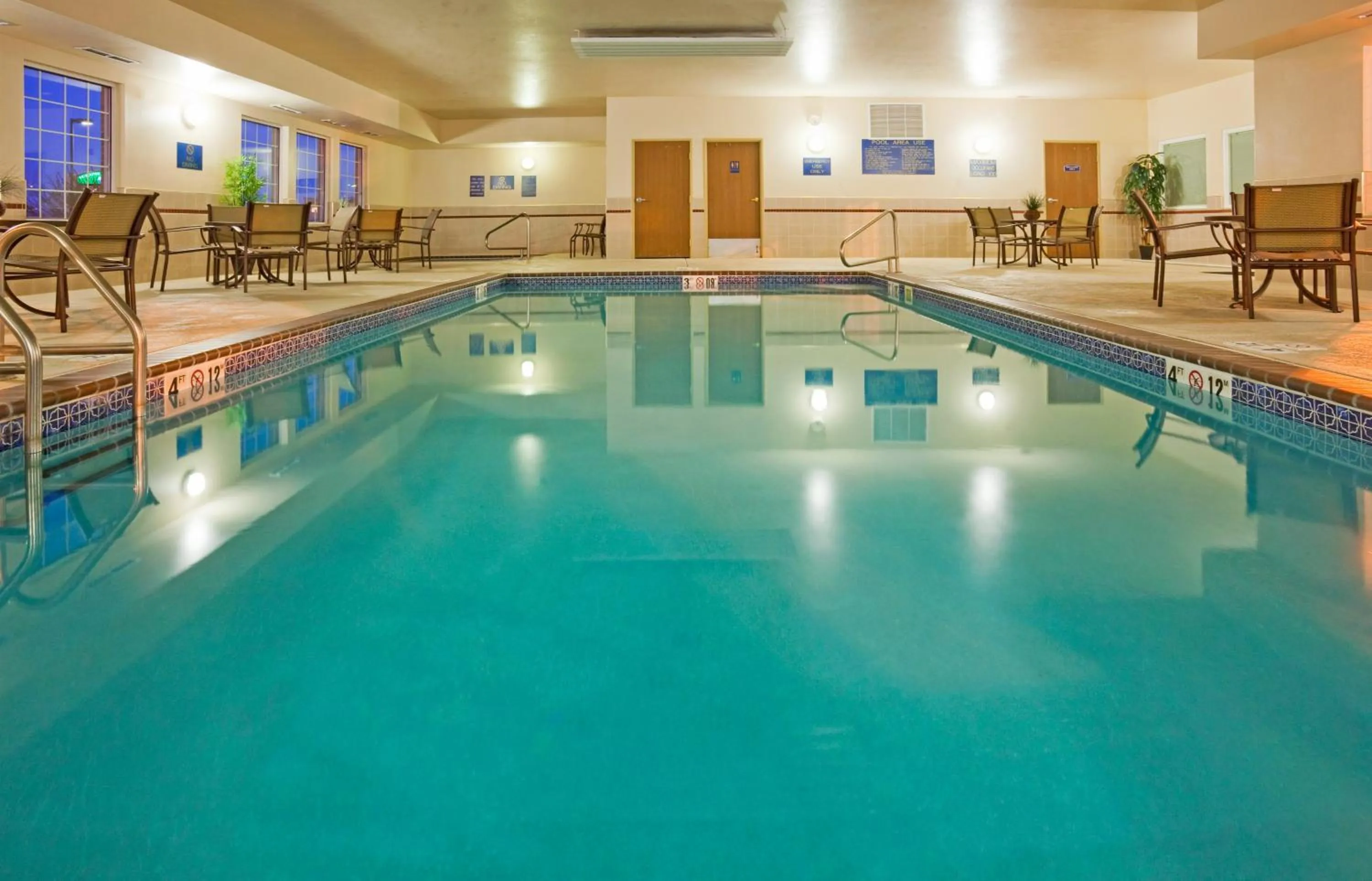 Swimming pool in Holiday Inn Express Hotel & Suites Sioux Falls At Empire Mall by IHG