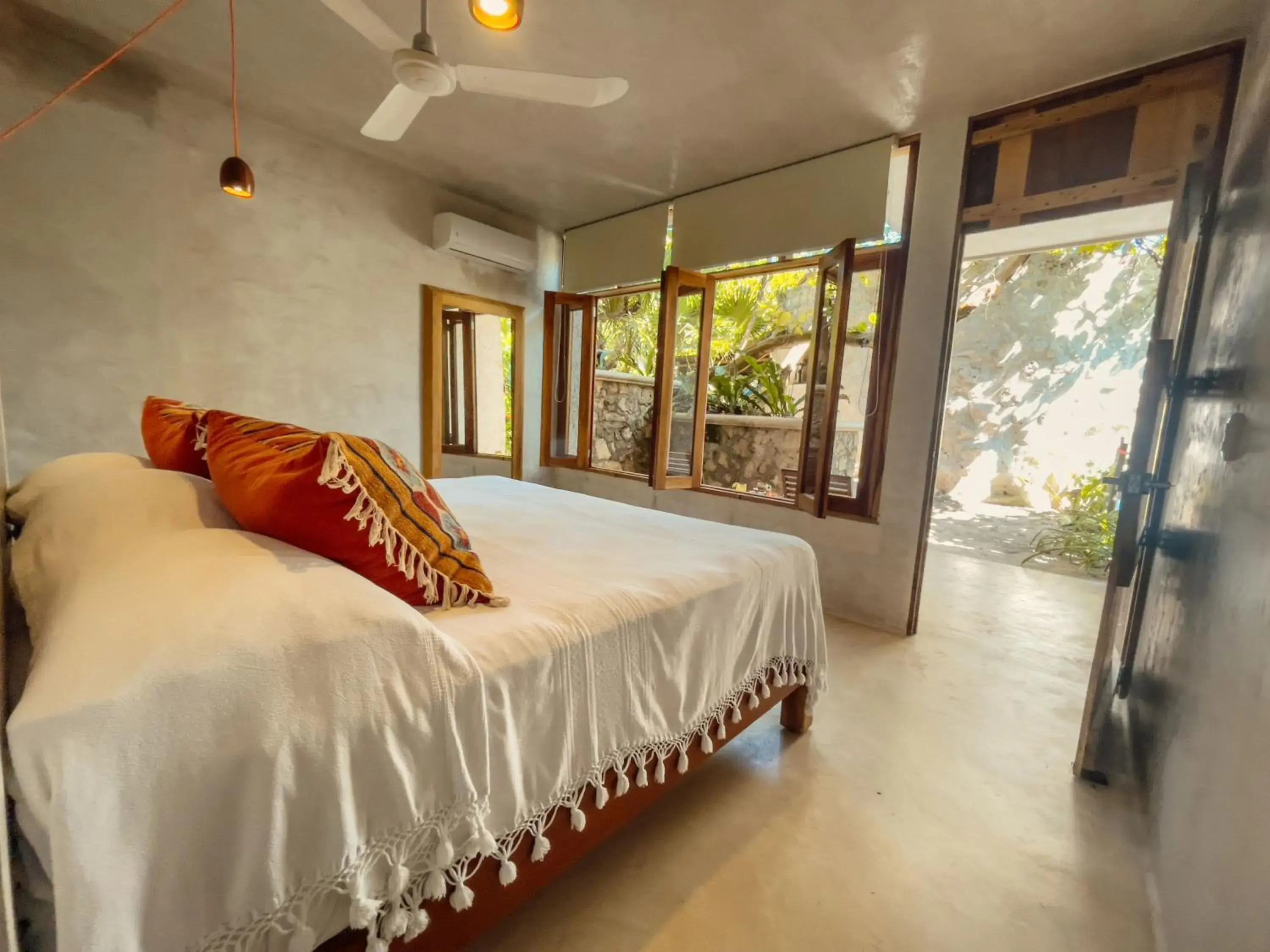 Jungle View with bathtub in Hotel Pocna Tulum Jungle View with bathtub in Hotel Pocna Tulum