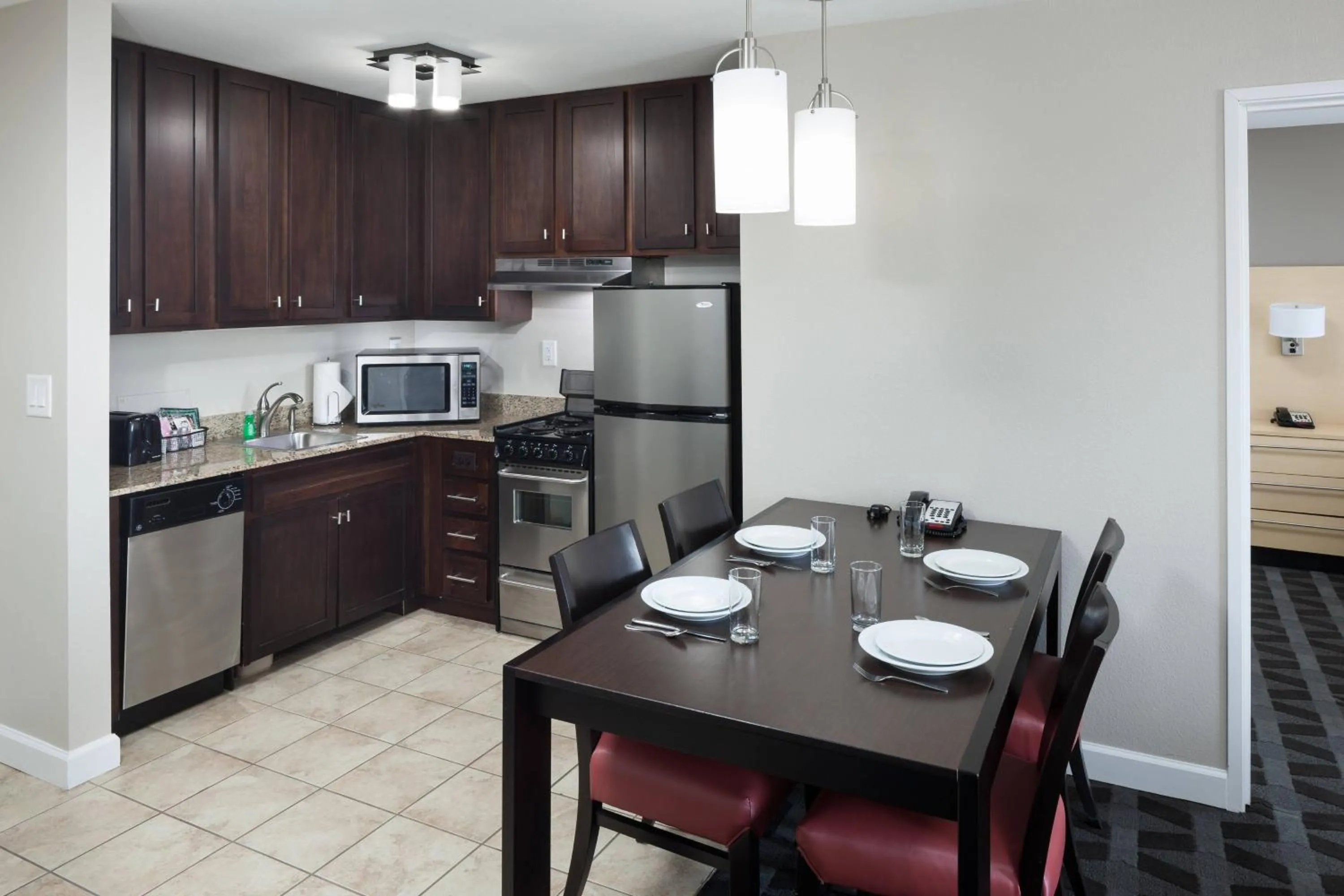 Kitchen or kitchenette in TownePlace Suites Columbia Southeast / Fort Jackson