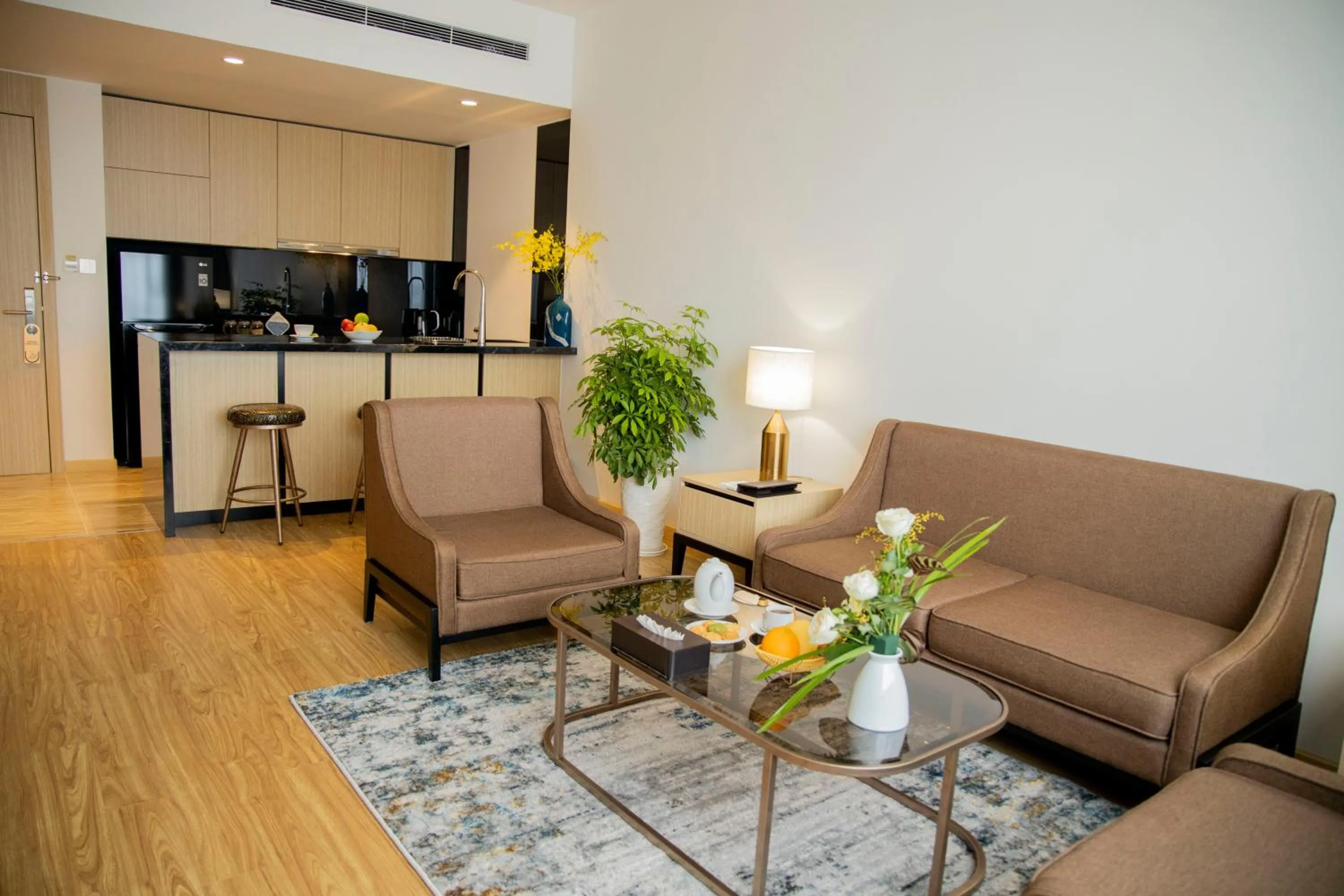 Seating area in Pearl River Hotel