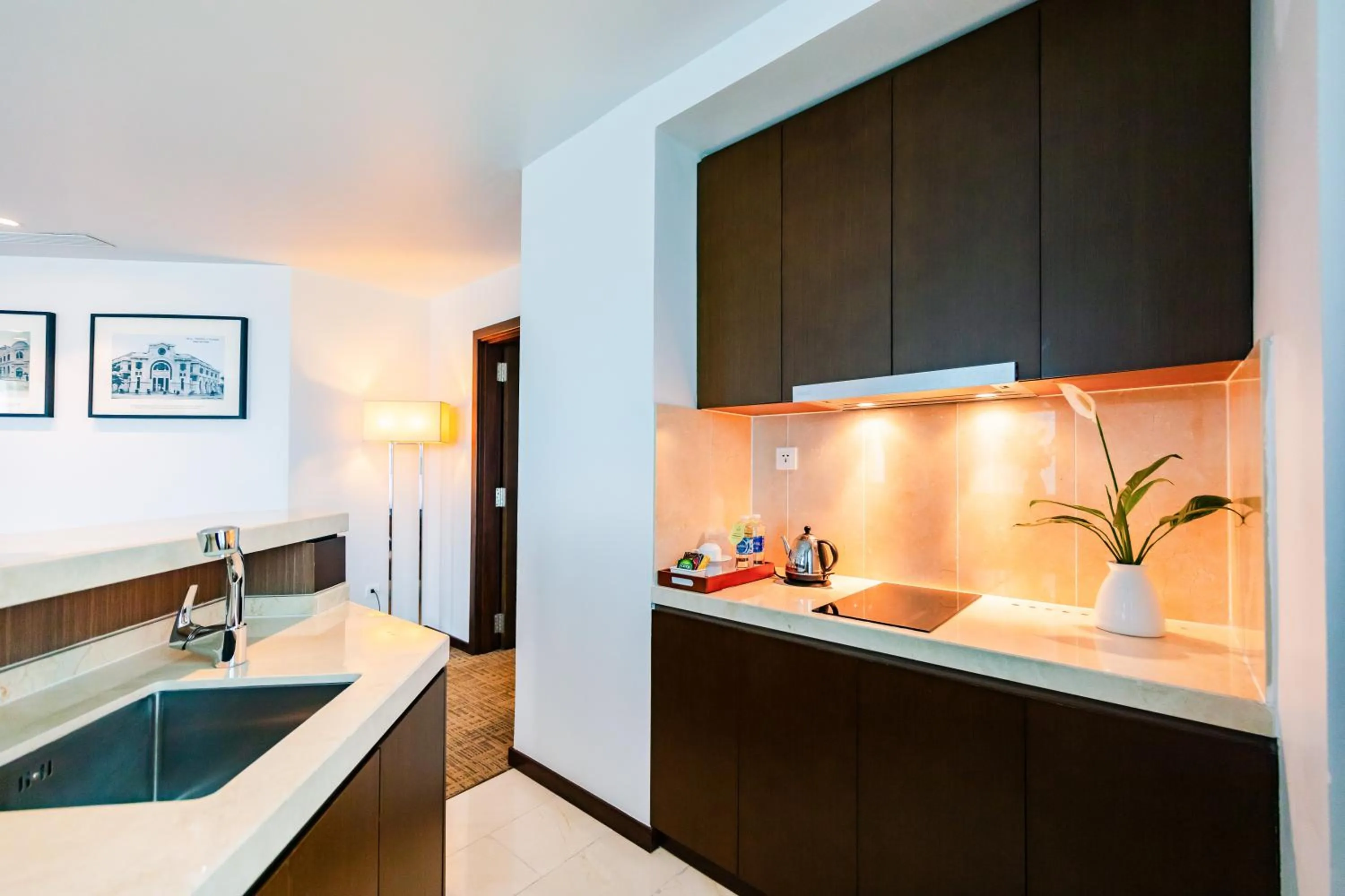 kitchen in Pearl River Hotel