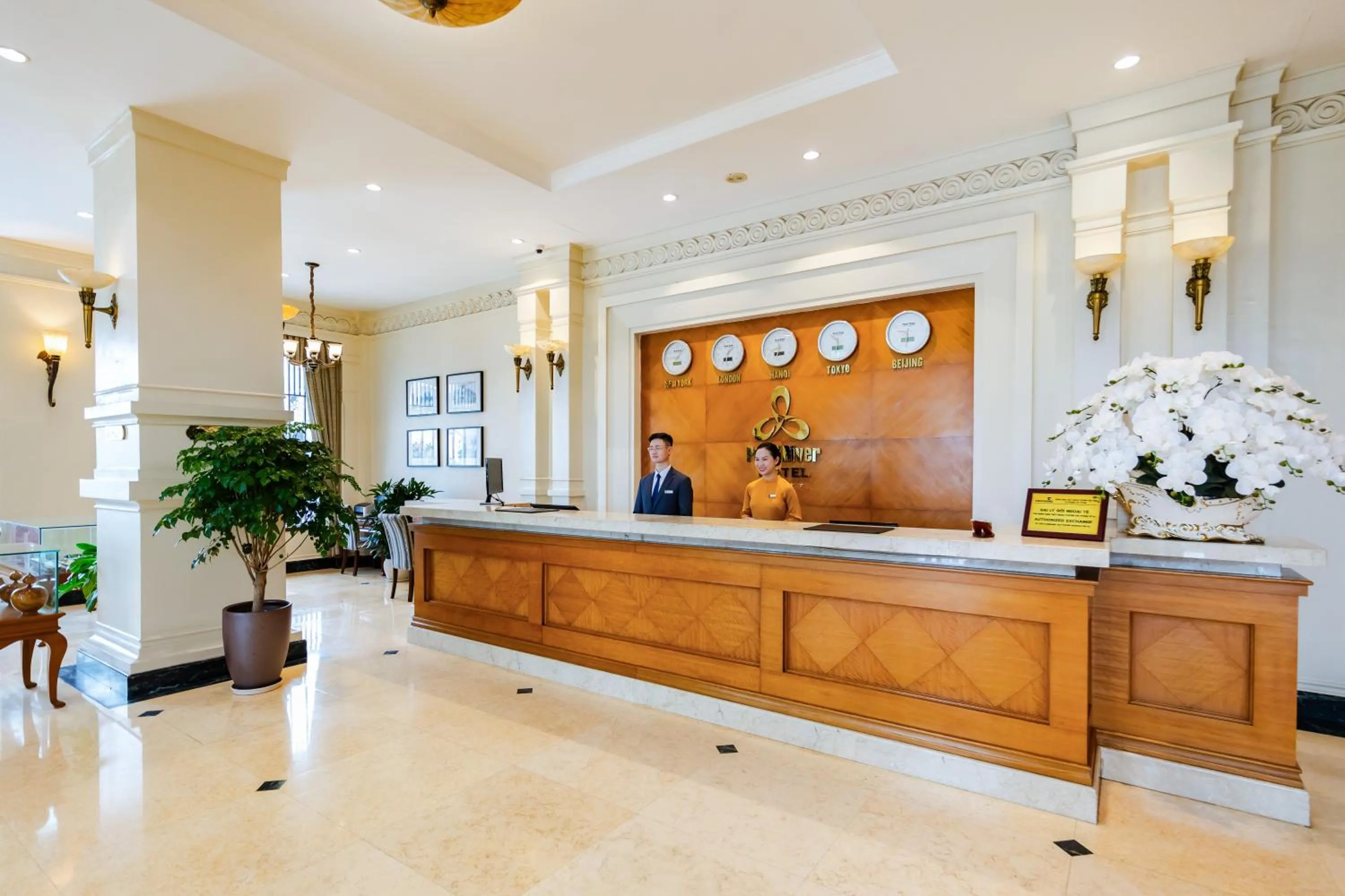 Lobby or reception in Pearl River Hotel