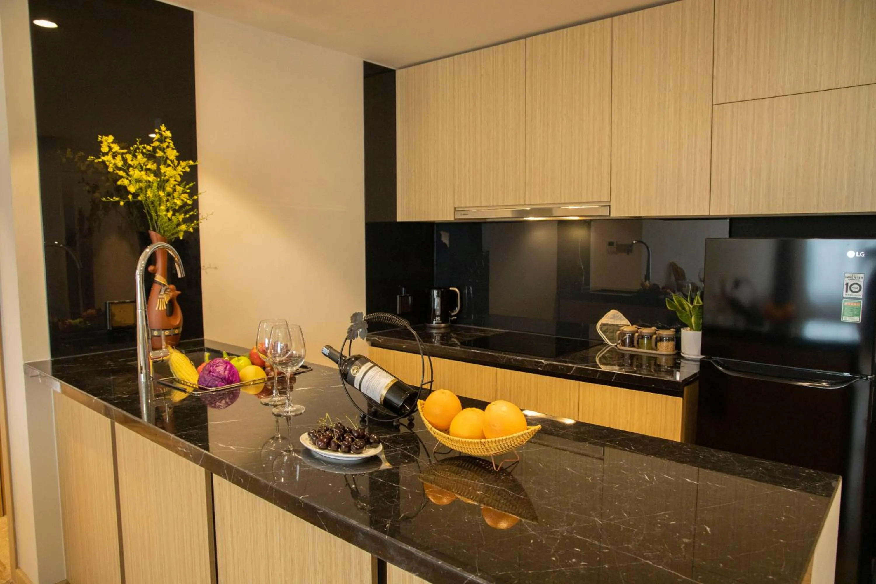 Kitchen or kitchenette in Pearl River Hotel