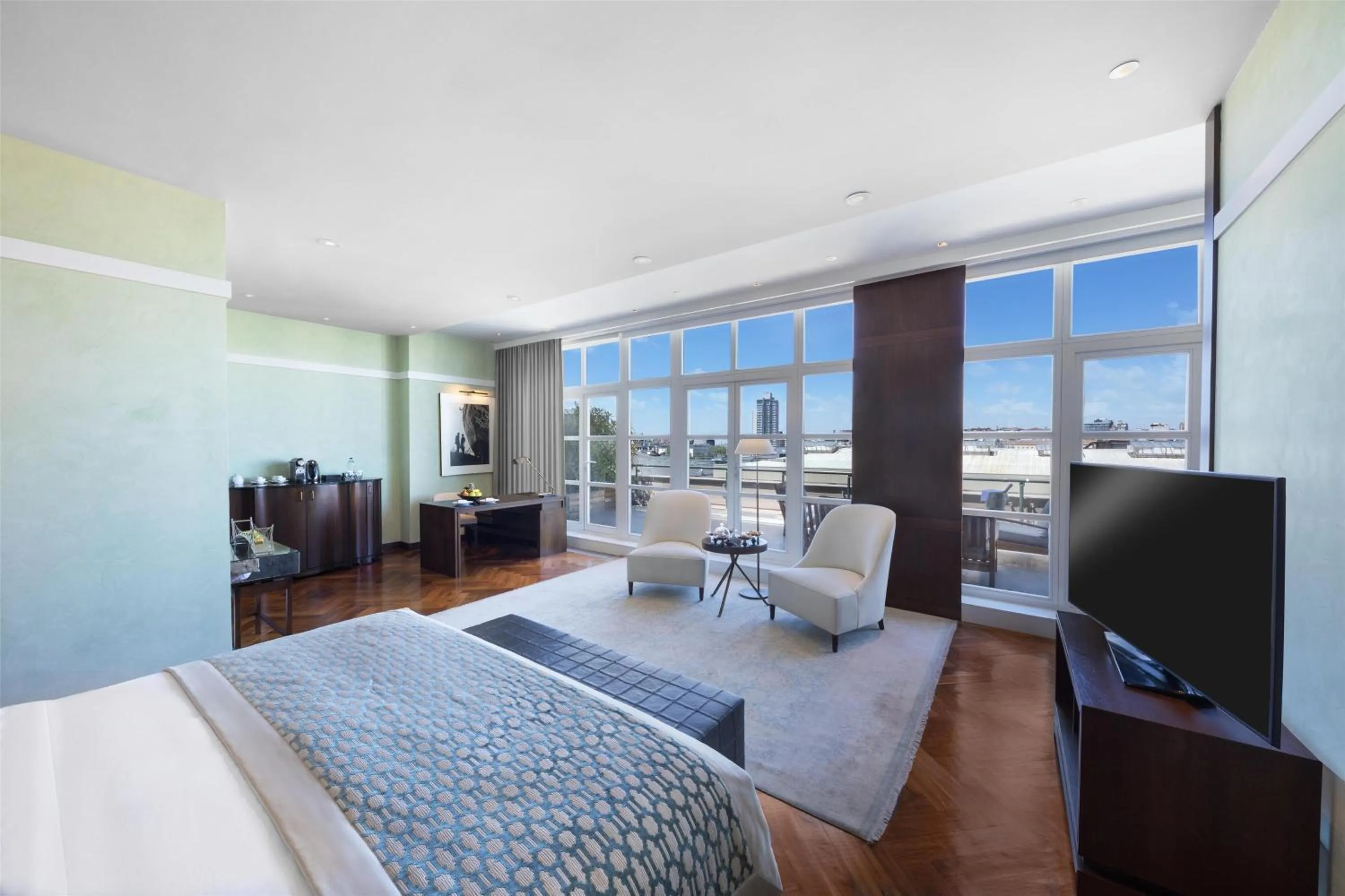 Photo of the whole room, Bed in Park Hyatt Istanbul - Macka Palas