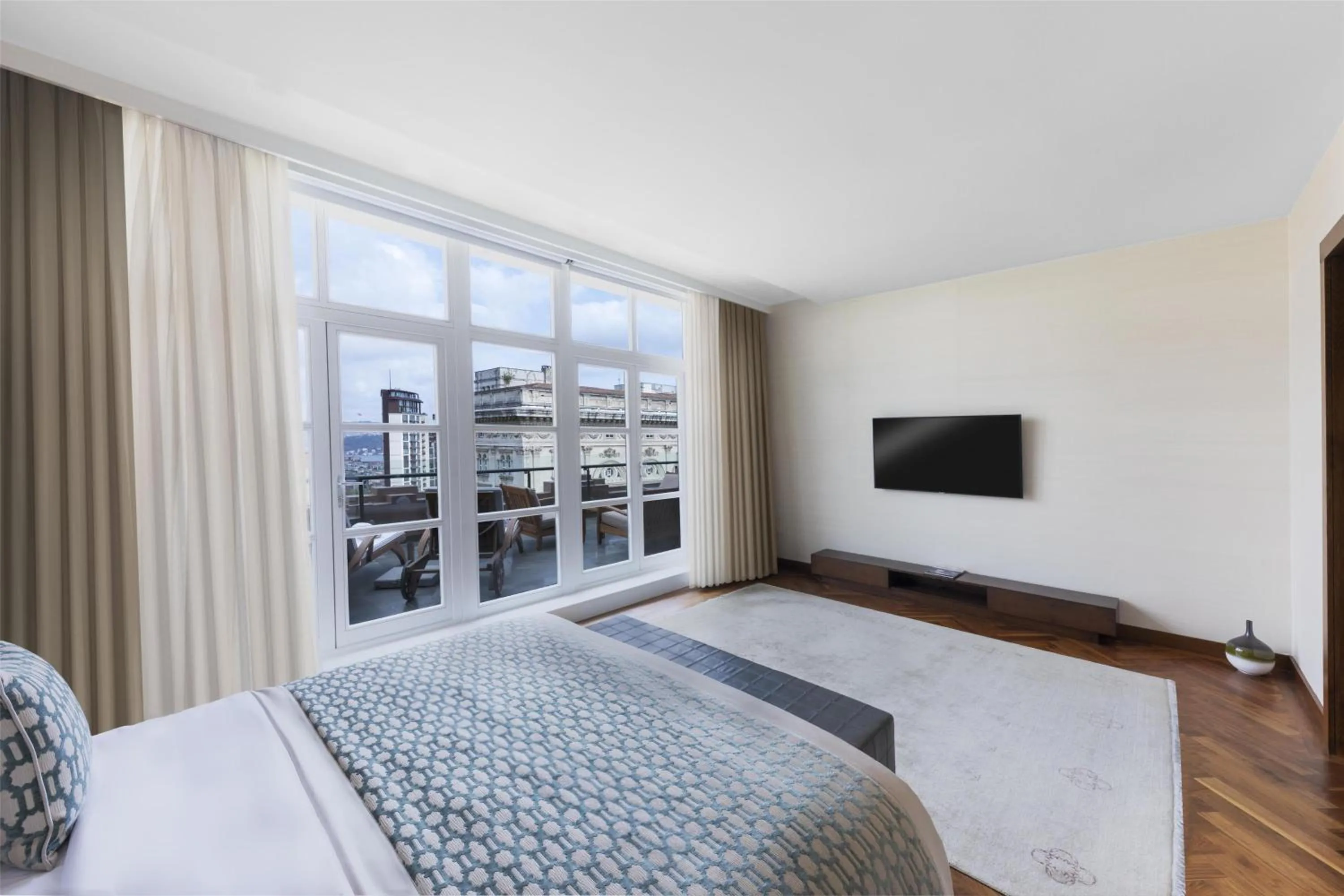 Photo of the whole room, Bed in Park Hyatt Istanbul - Macka Palas