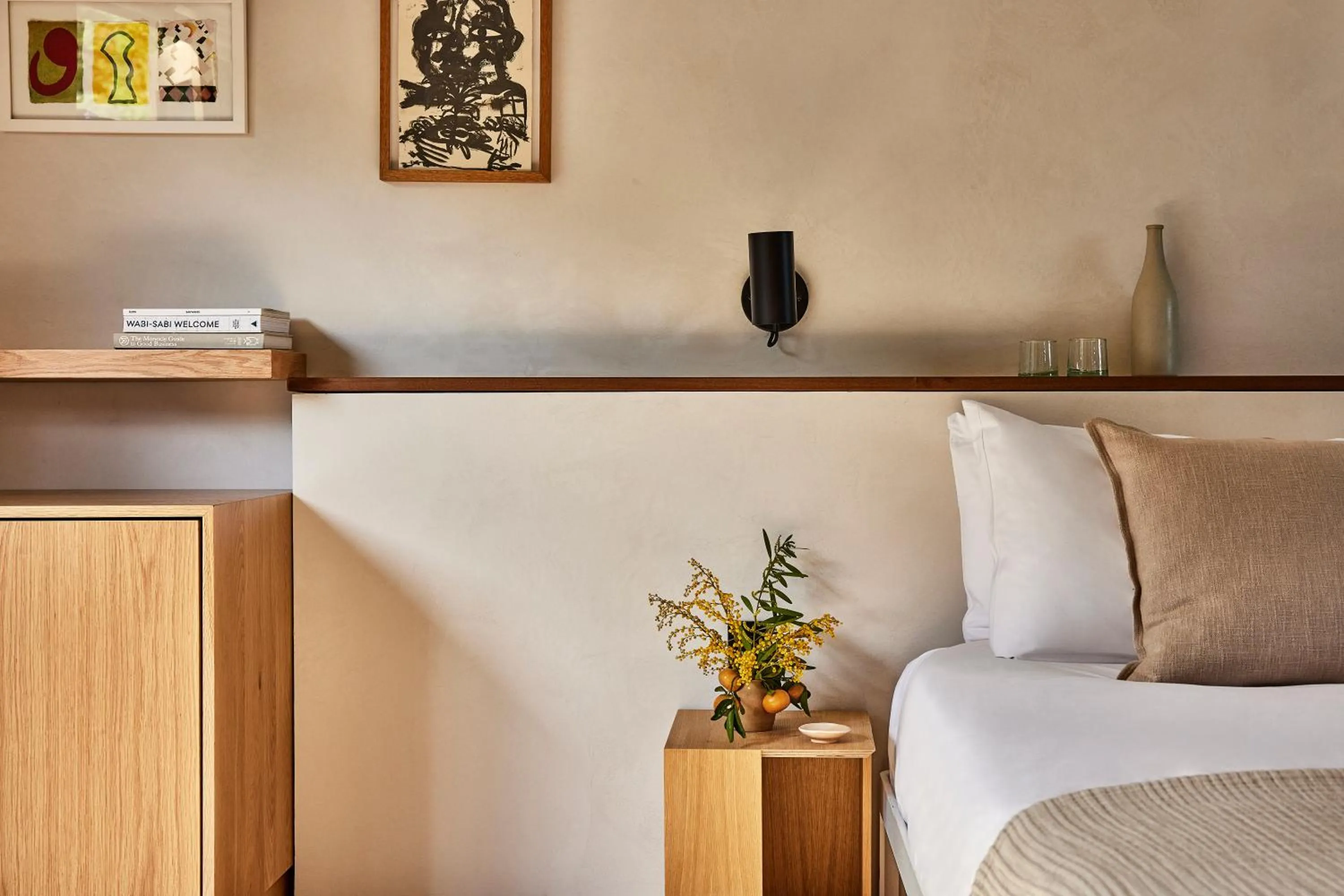 Bed in Hotel June Malibu