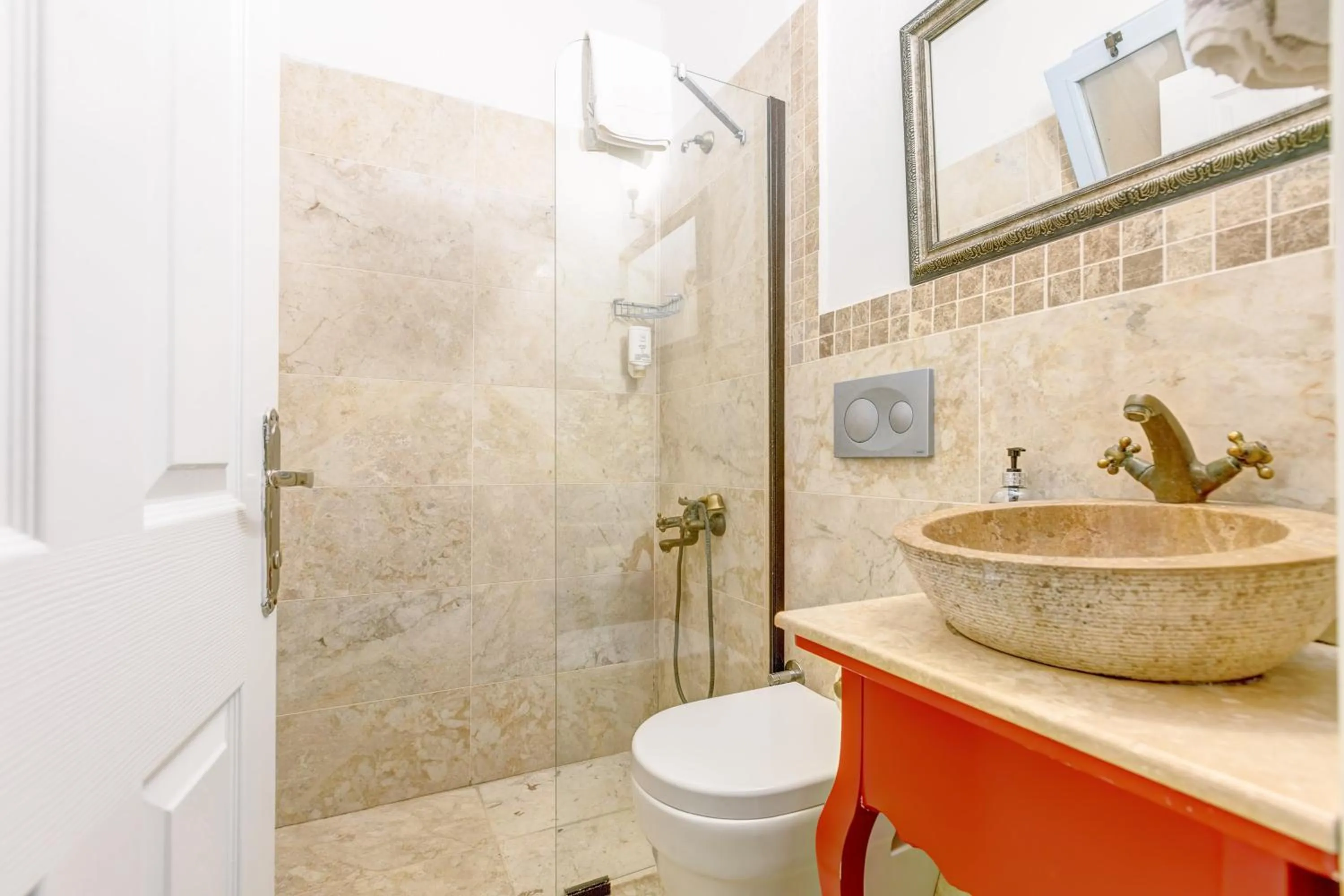 Bathroom in Villa Fora Hotel