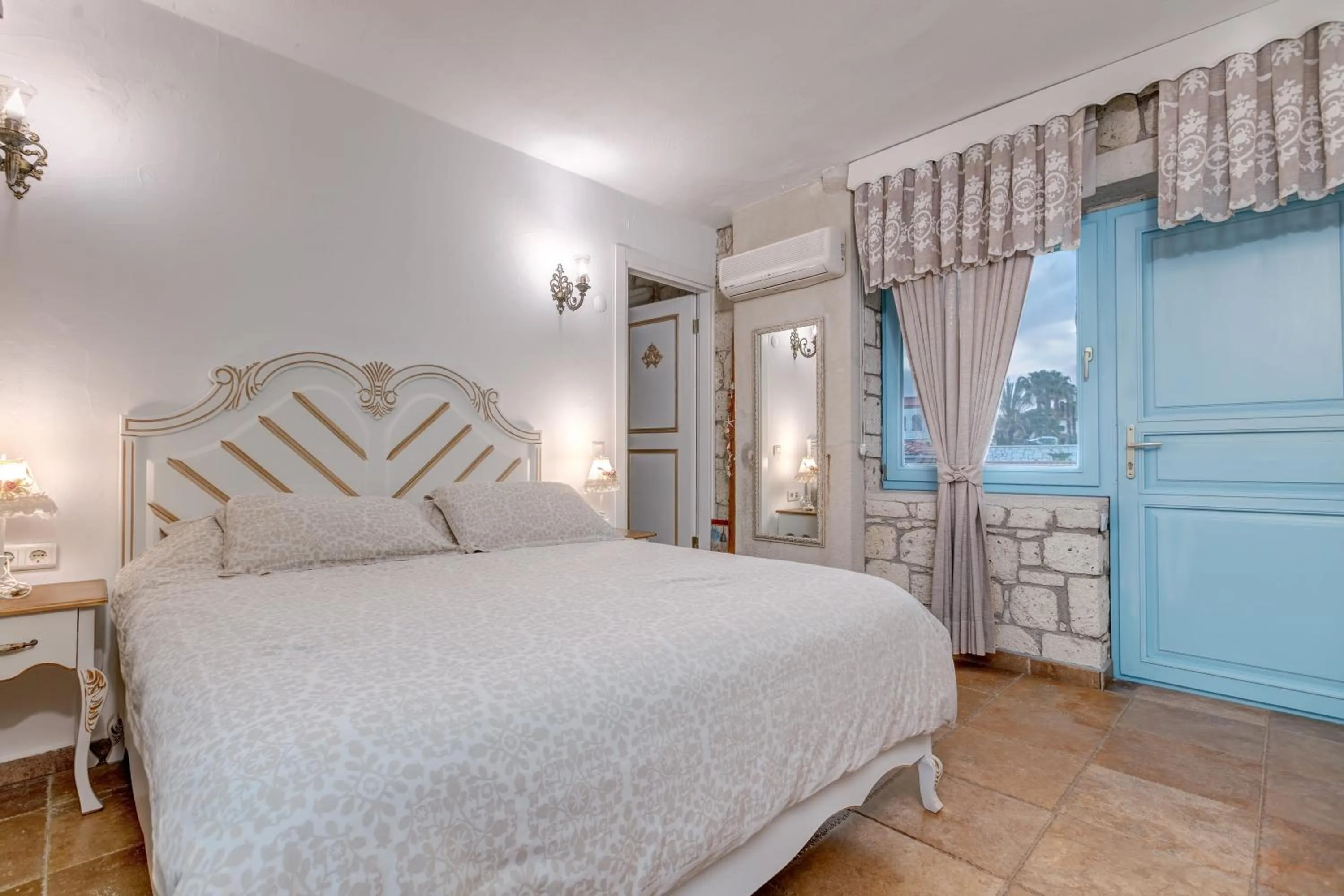 Photo of the whole room, Bed in Villa Fora Hotel