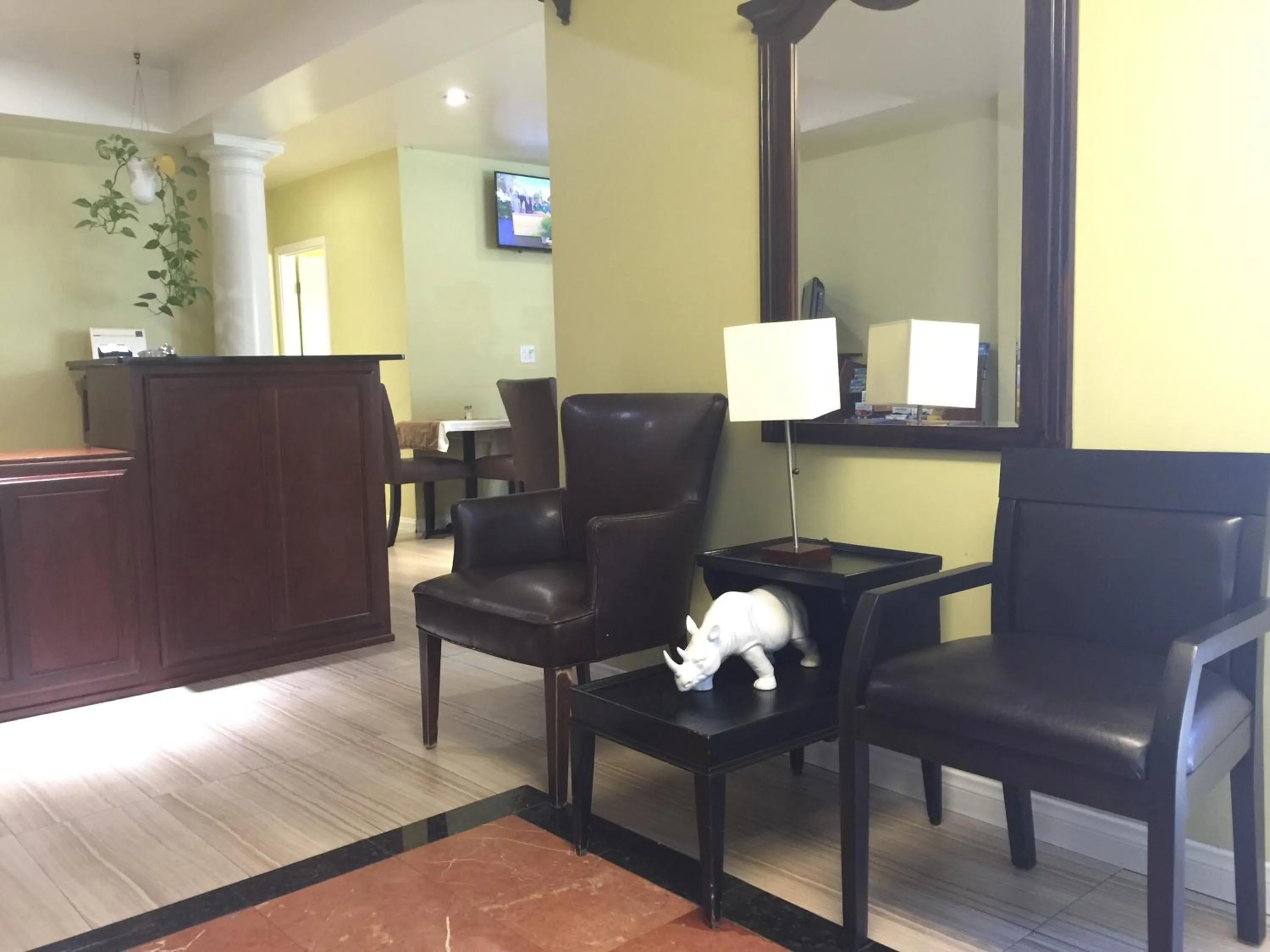 Lobby or reception in El Royale Hotel - Near Universal Studios Hollywood