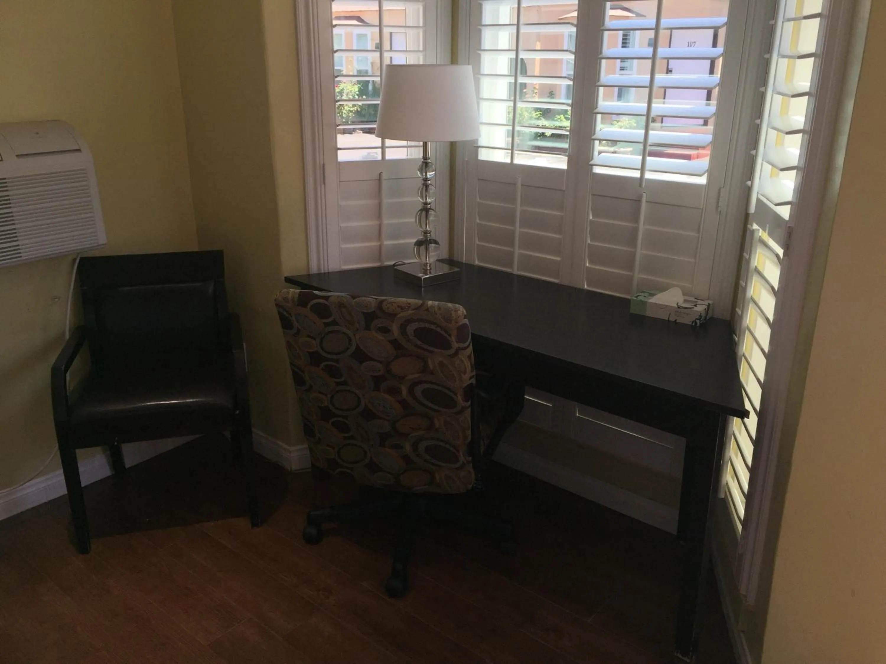 Day in El Royale Hotel - Near Universal Studios Hollywood