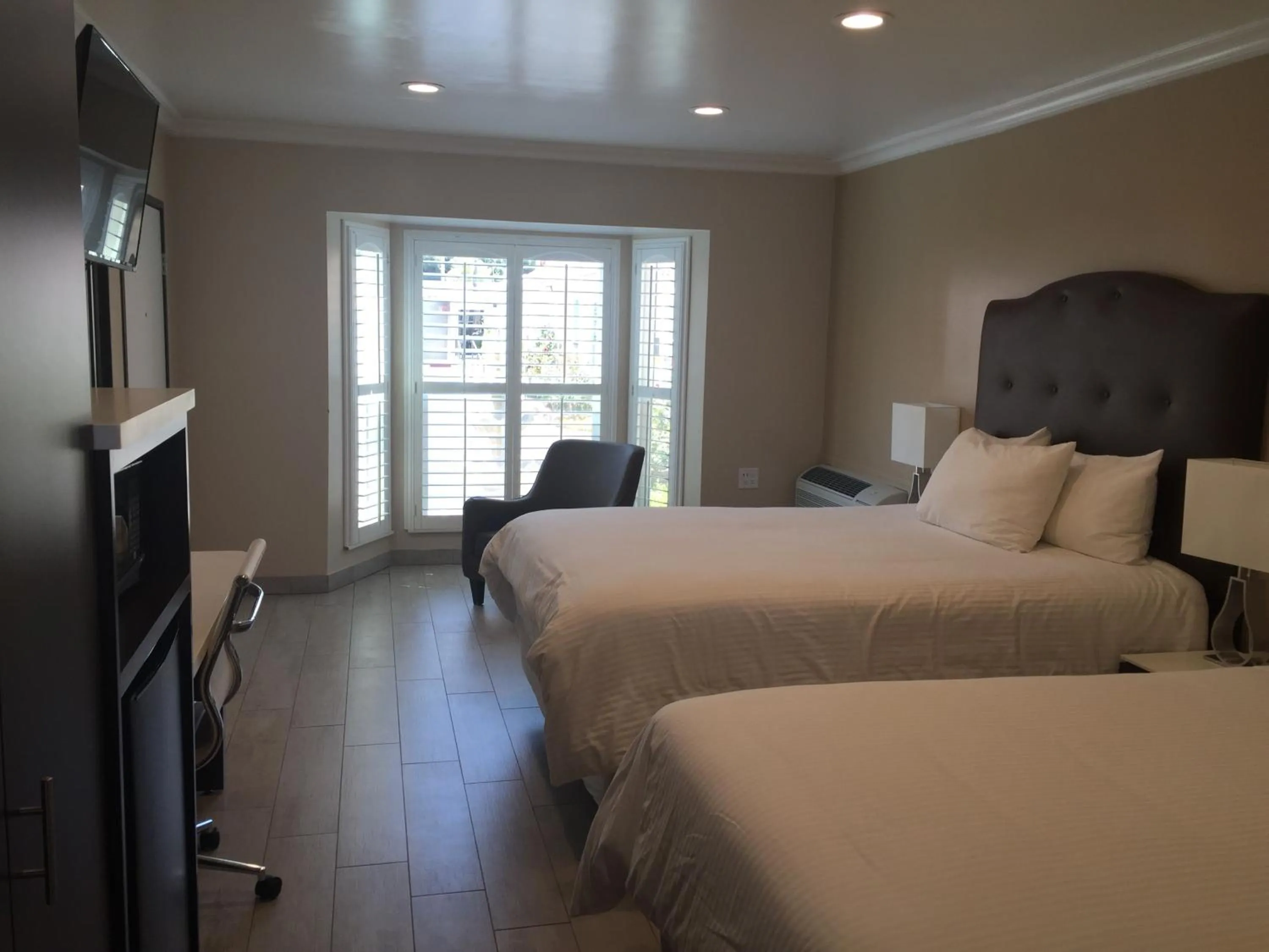 Day, Bed in El Royale Hotel - Near Universal Studios Hollywood