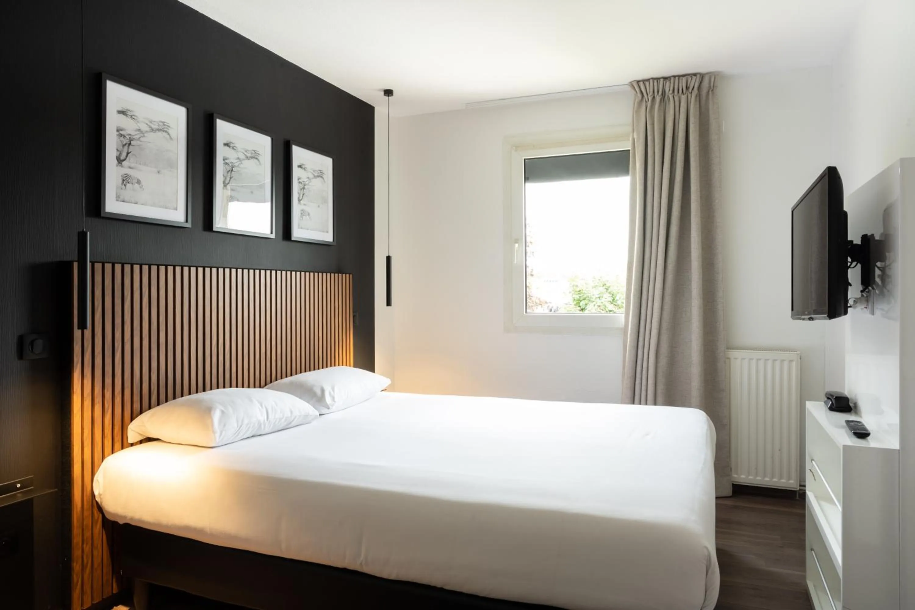 Bedroom, Bed in Tulip Inn Beaune