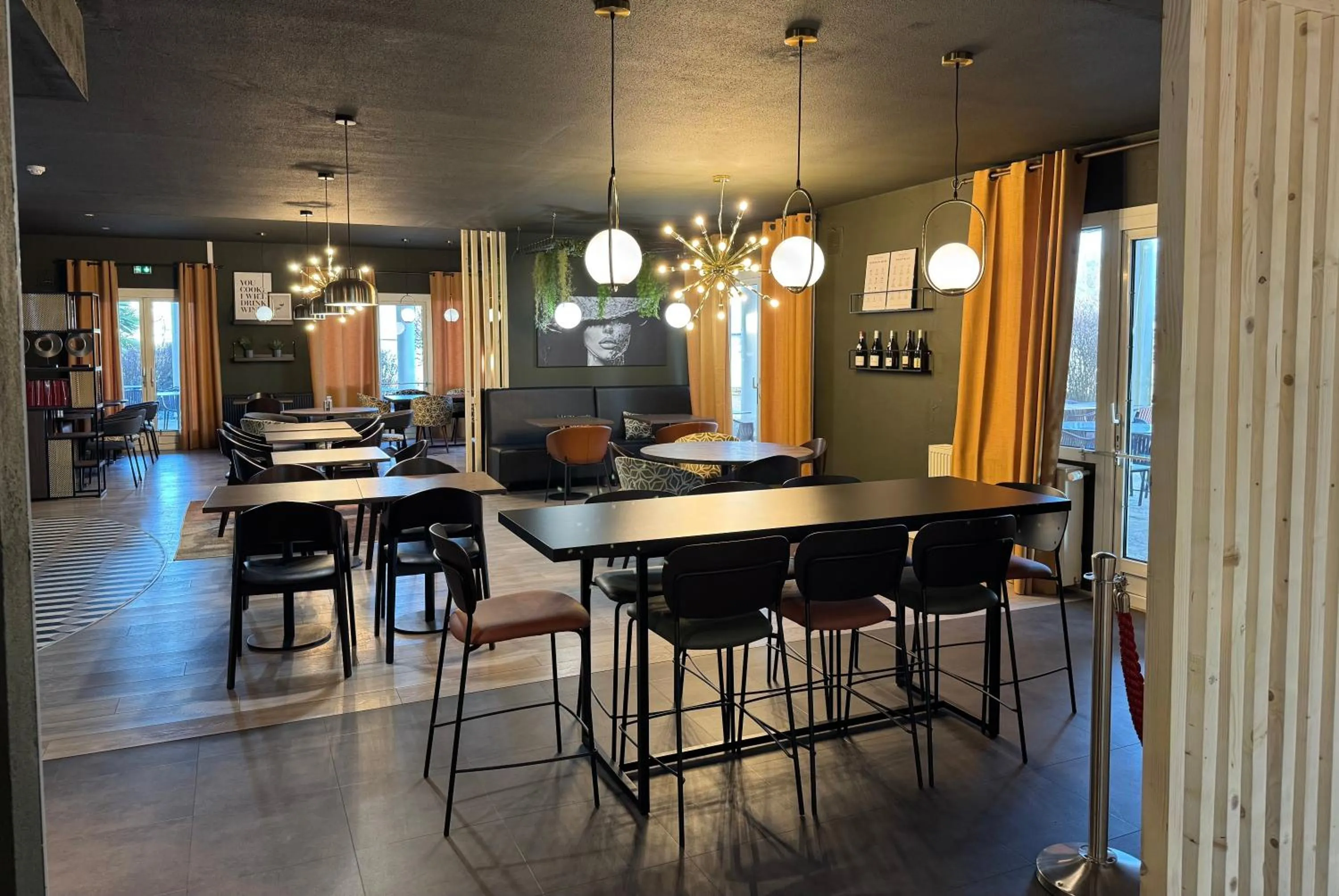 Restaurant/places to eat in Tulip Inn Beaune