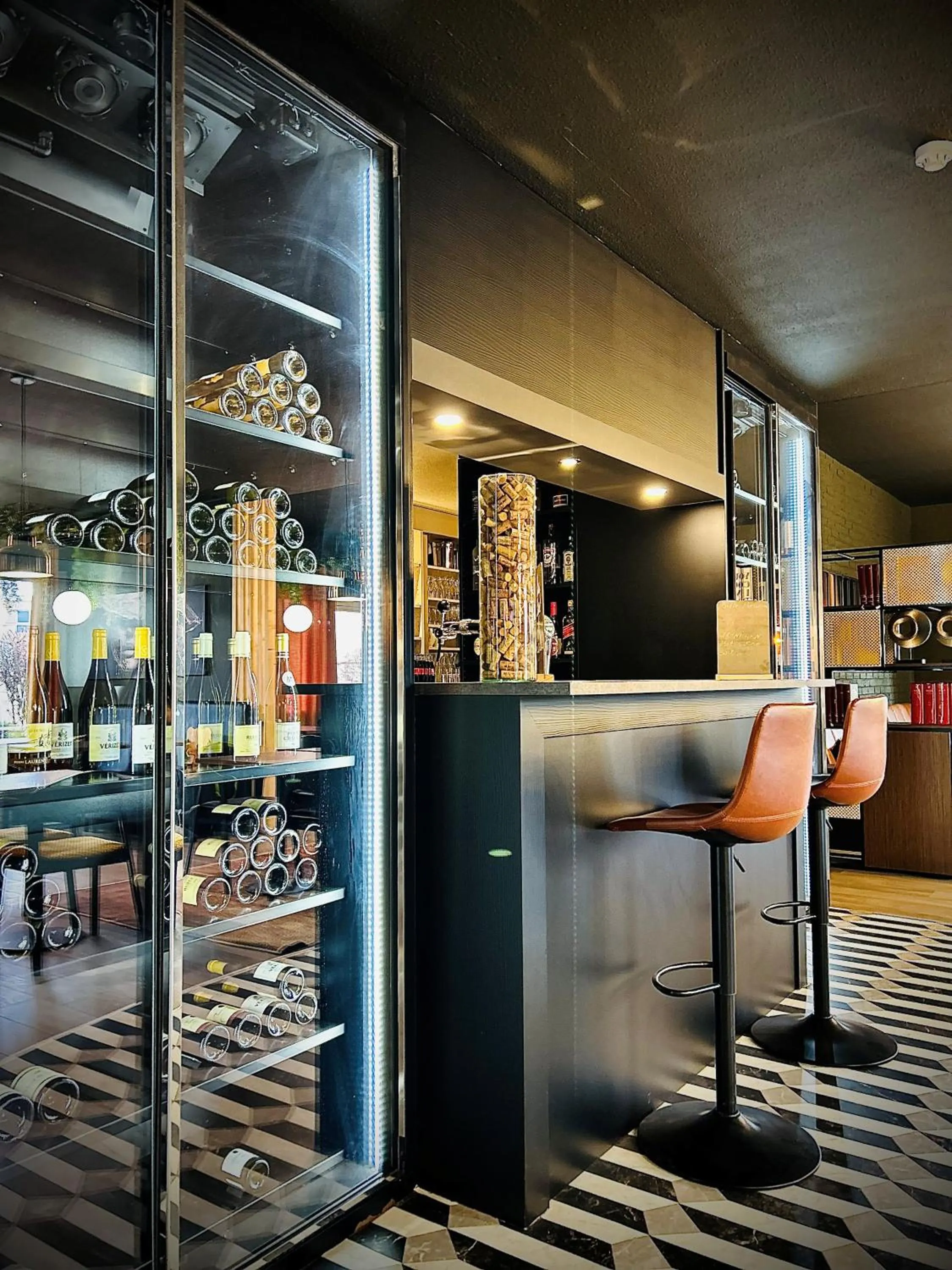 Lounge or bar in Tulip Inn Beaune