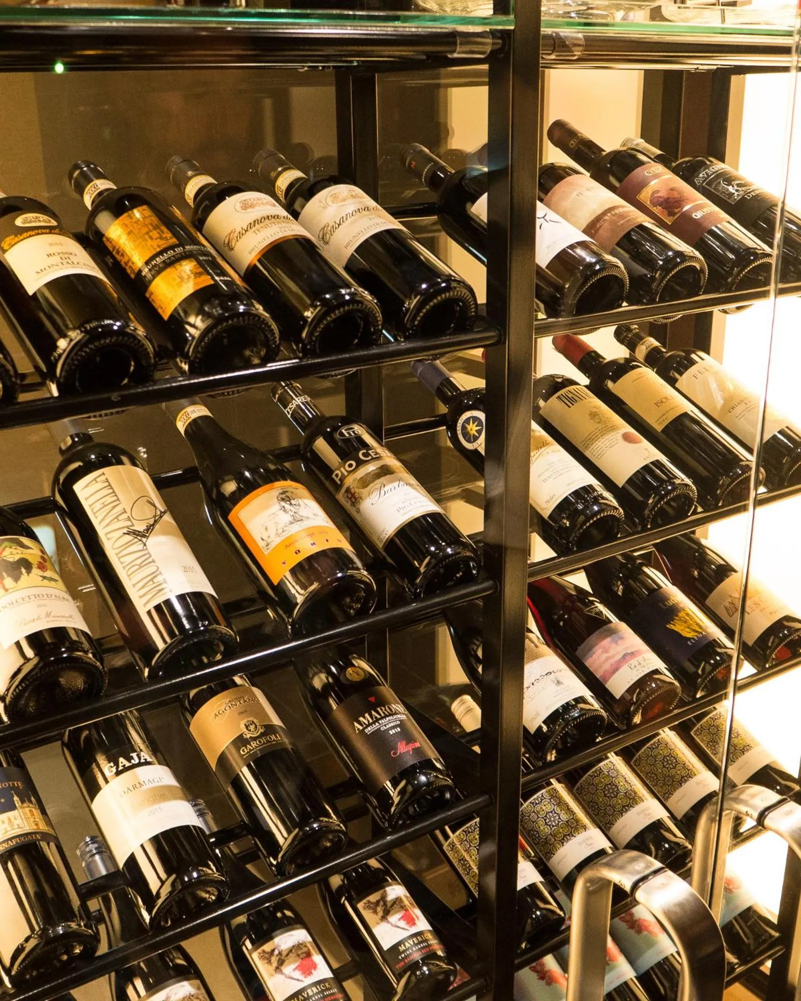 Restaurant/places to eat in Phoenix Hotel by HHG