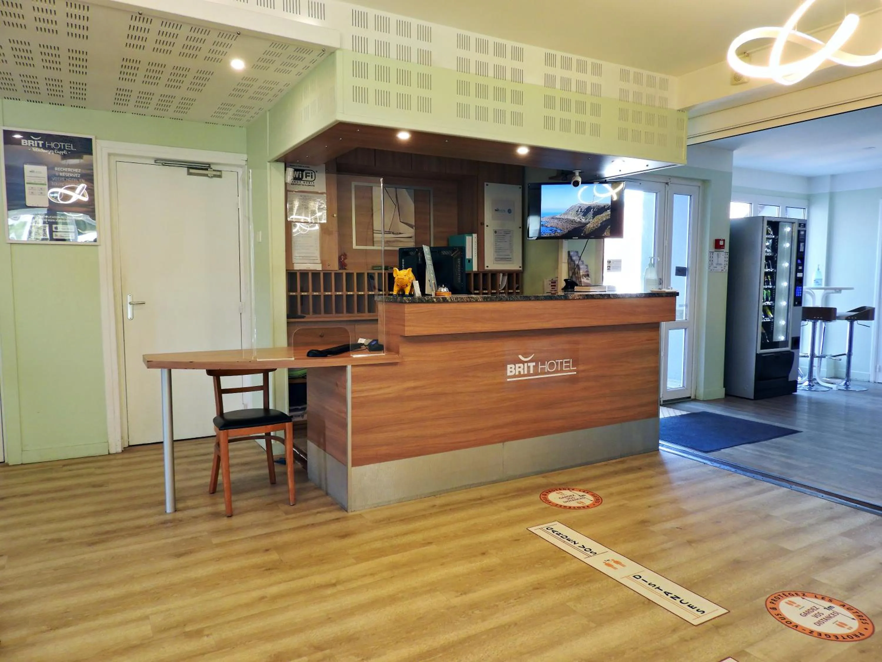 Lobby or reception in BRIT HOTEL Le 940 Le Touquet-Etaples