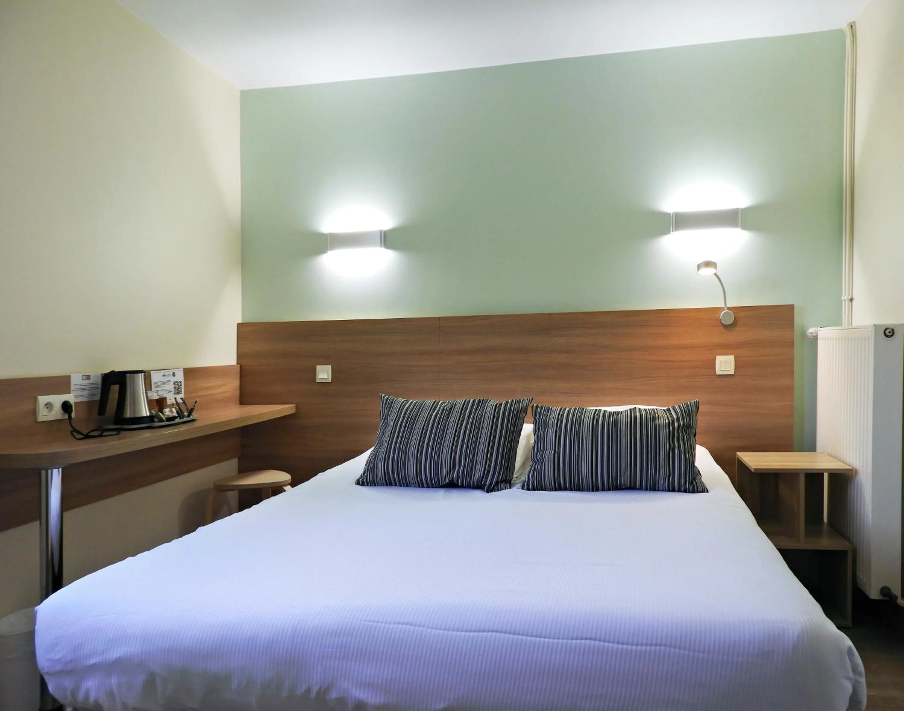 Bedroom, Bed in BRIT HOTEL Le 940 Le Touquet-Etaples