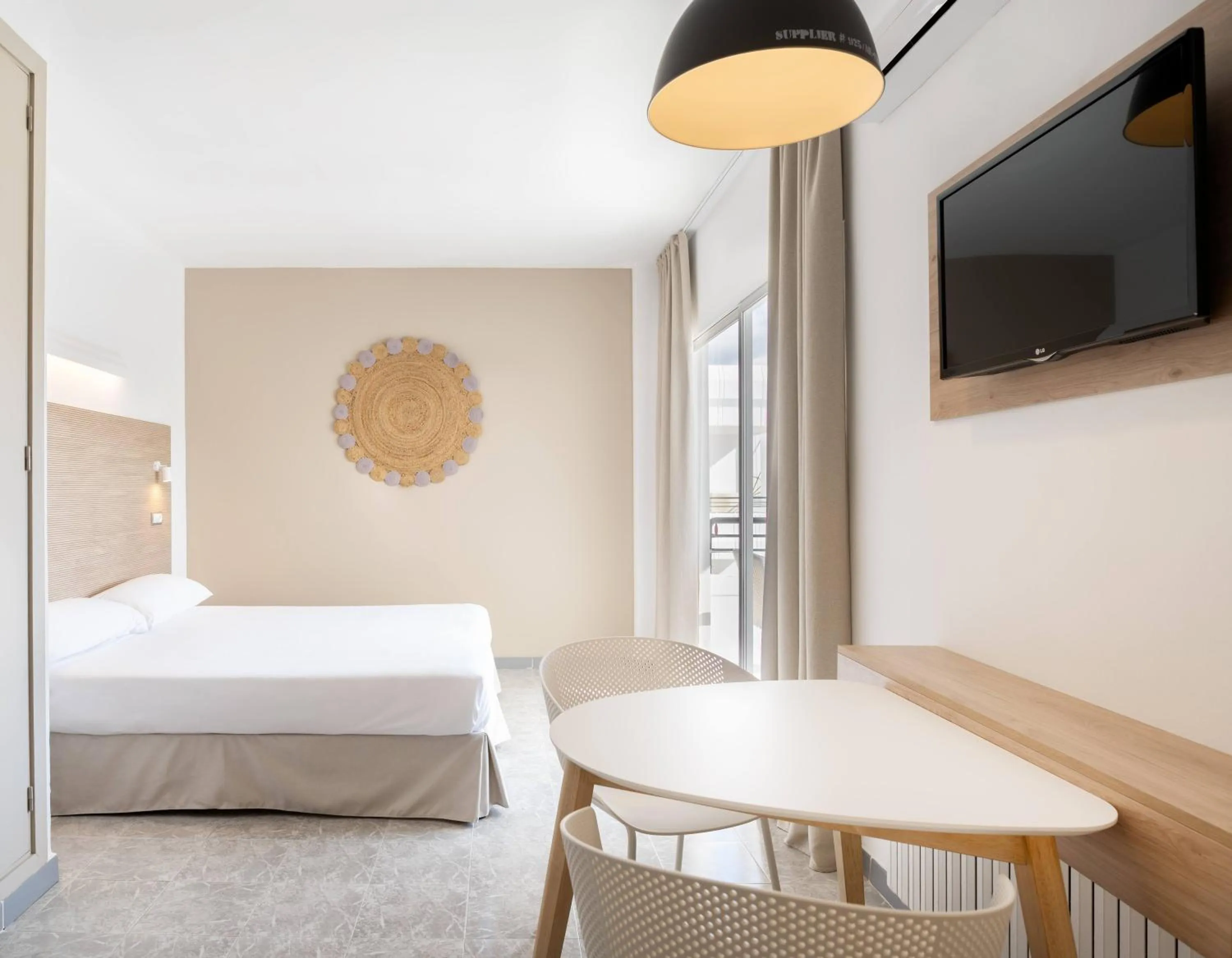 Bed in Sol Lunamar Palmanova Apartamentos - Adults Only