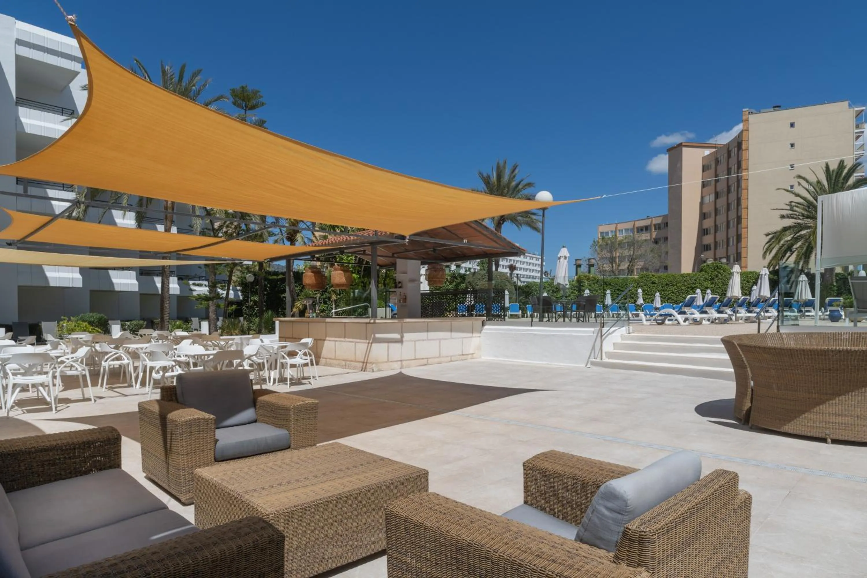 Dining area in Sol Lunamar Palmanova Apartamentos - Adults Only