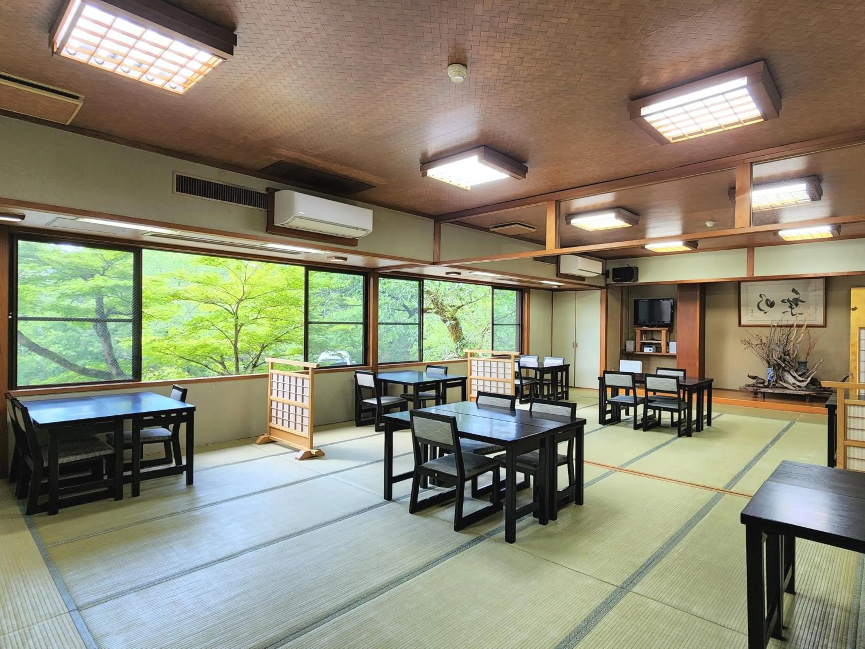 Dining area in Ena Totaro