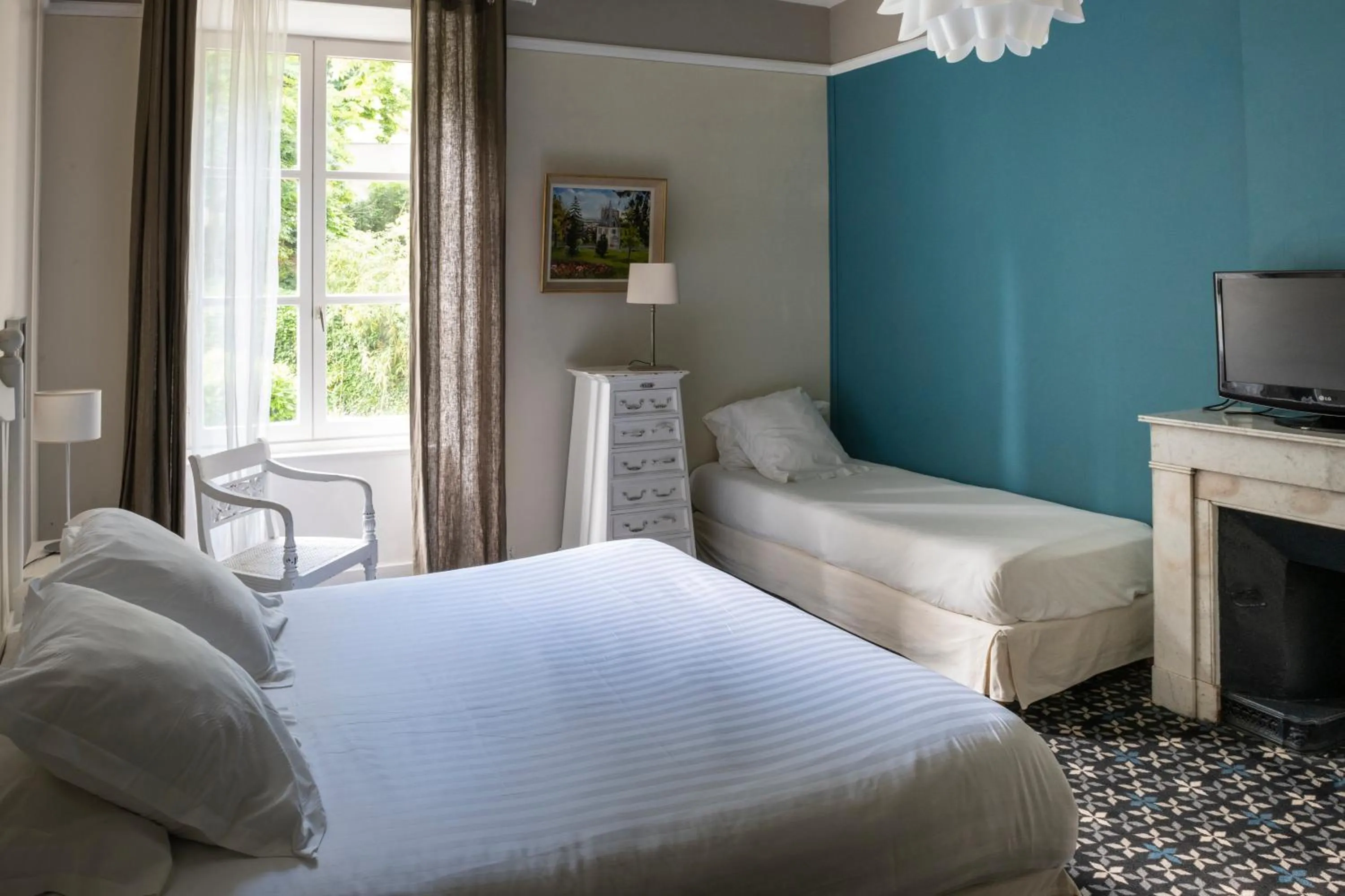 Photo of the whole room, Bed in Domaine La Gentilhommière