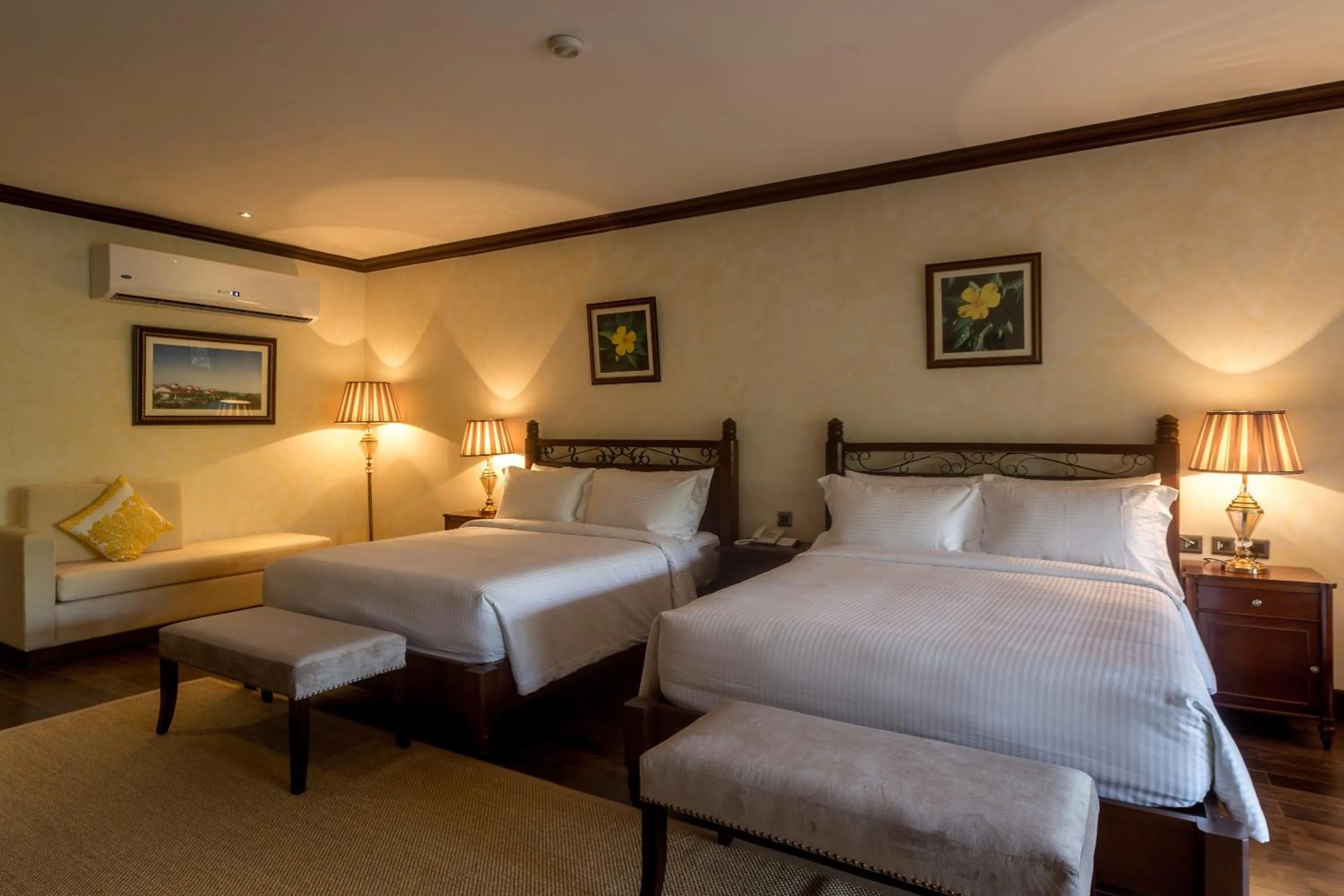 Photo of the whole room, Bed in Espacio Verde Resort