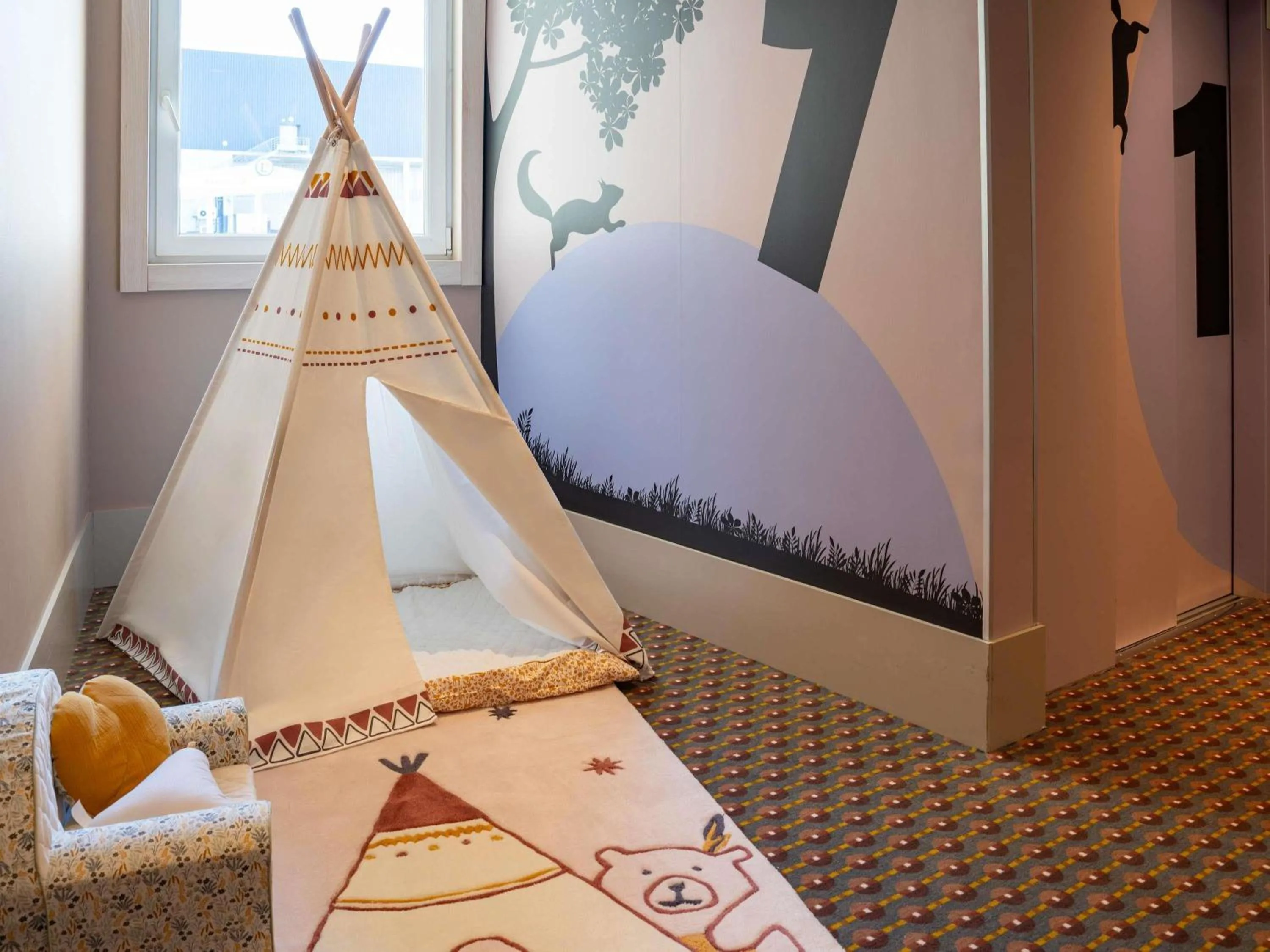 Bedroom, Bed in ibis Styles Guéret