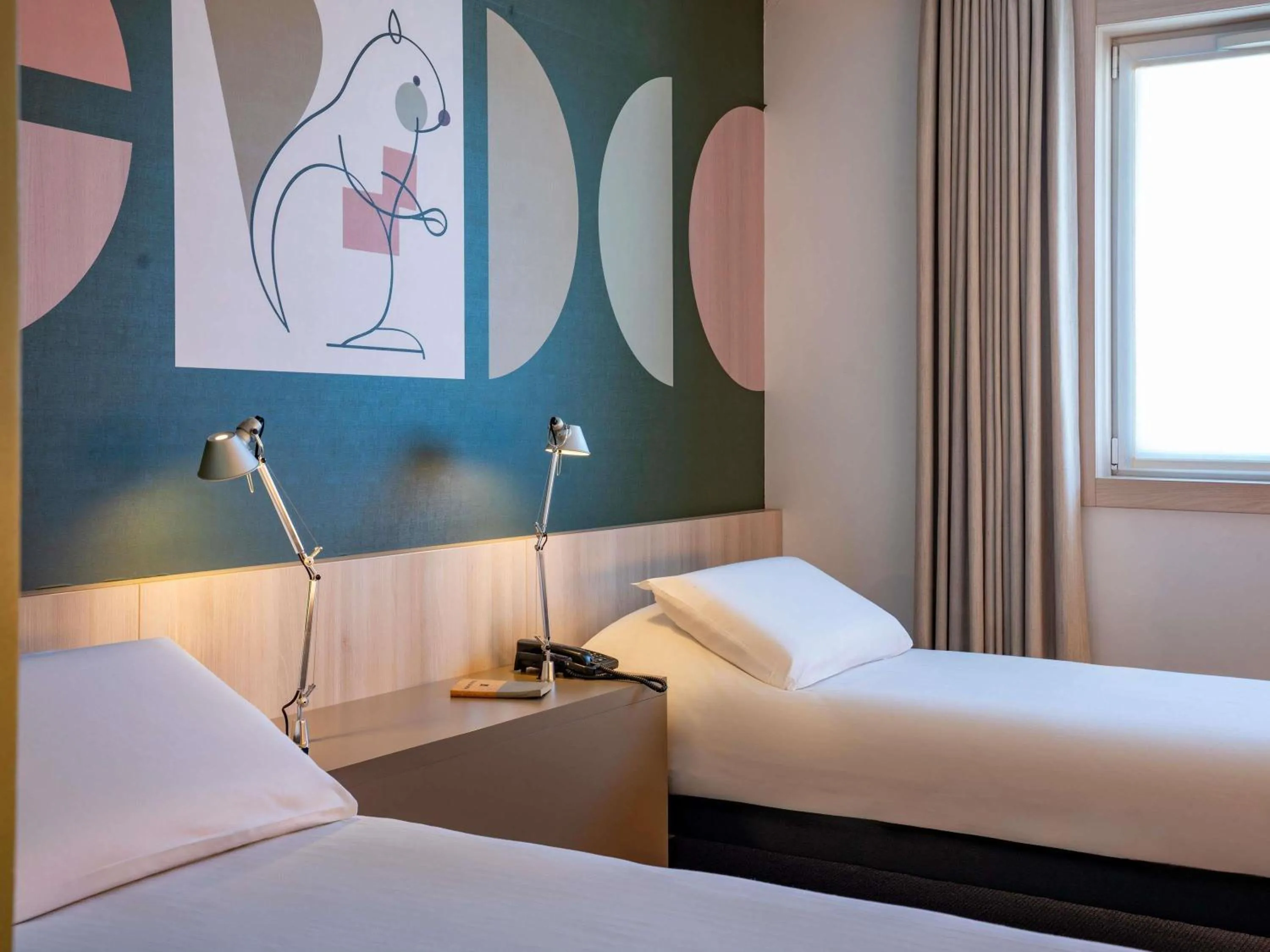 Bedroom, Bed in ibis Styles Guéret