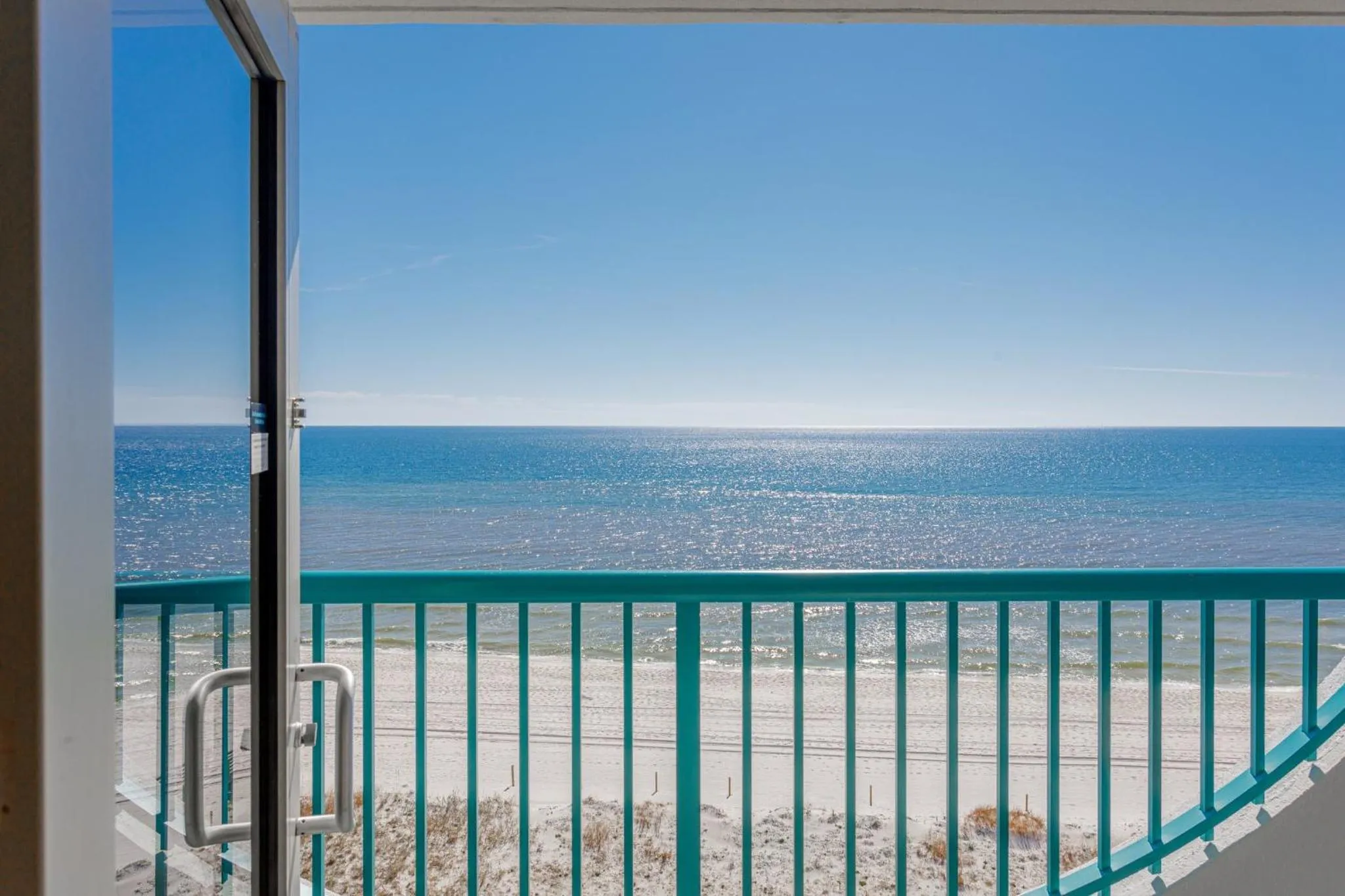 Photo of the whole room in Holiday Inn Express Pensacola Beach by IHG